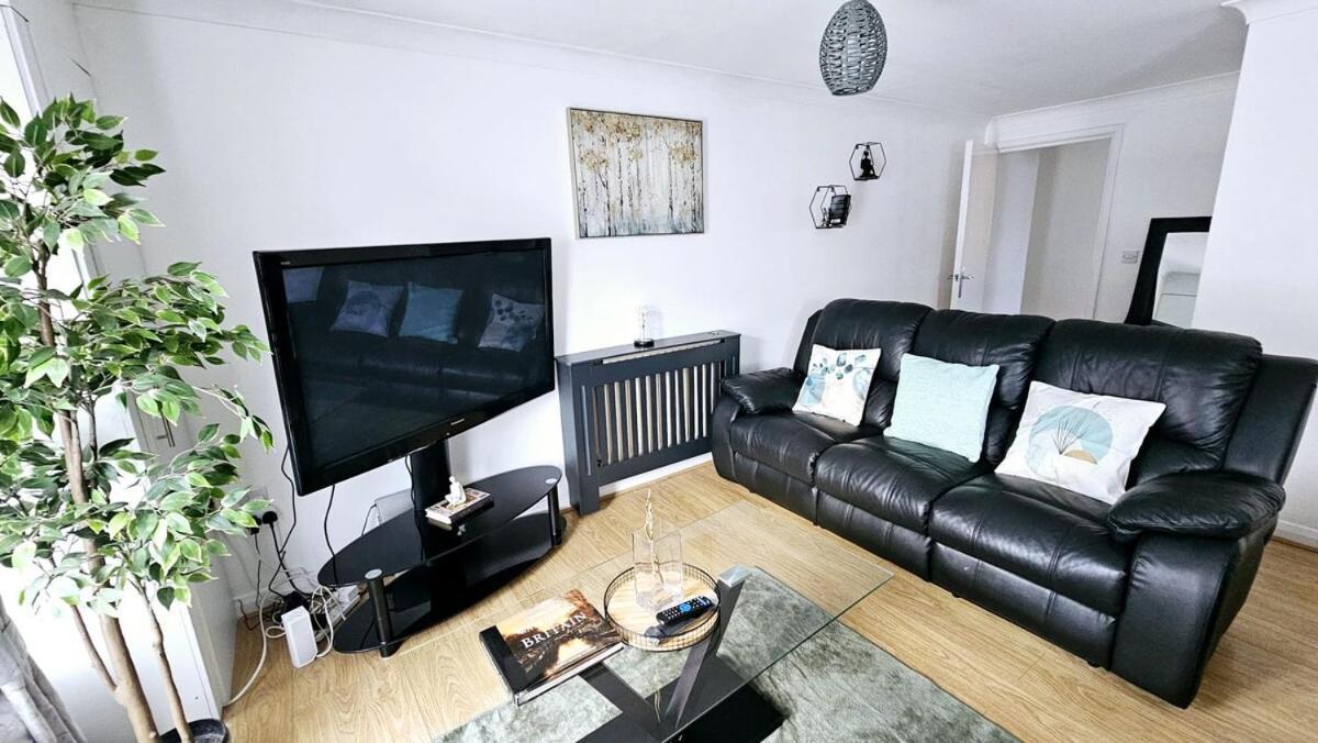 Beautiful Spacious 2 Bed Flat With 2 Parking Near Wembley Stadium Londres