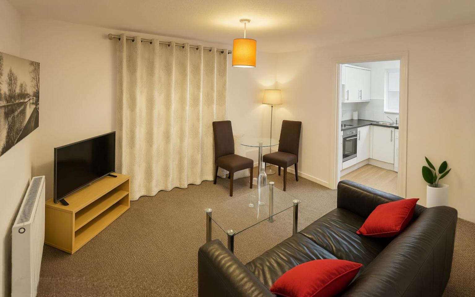 Ferienhaus Spacious 4Br Home Near Abba Stadium Tube -Zone 2 London