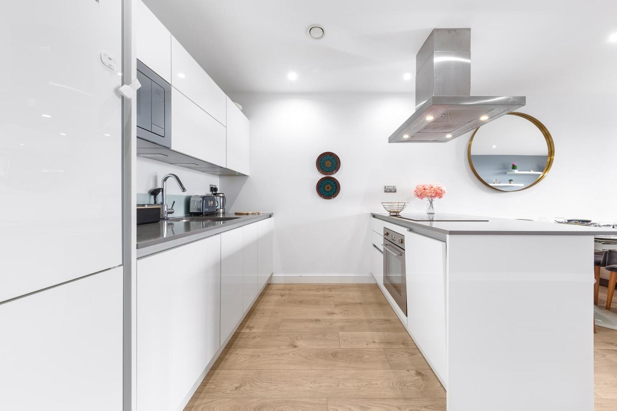 Spacious Modern 2br In The Heart Of Londres