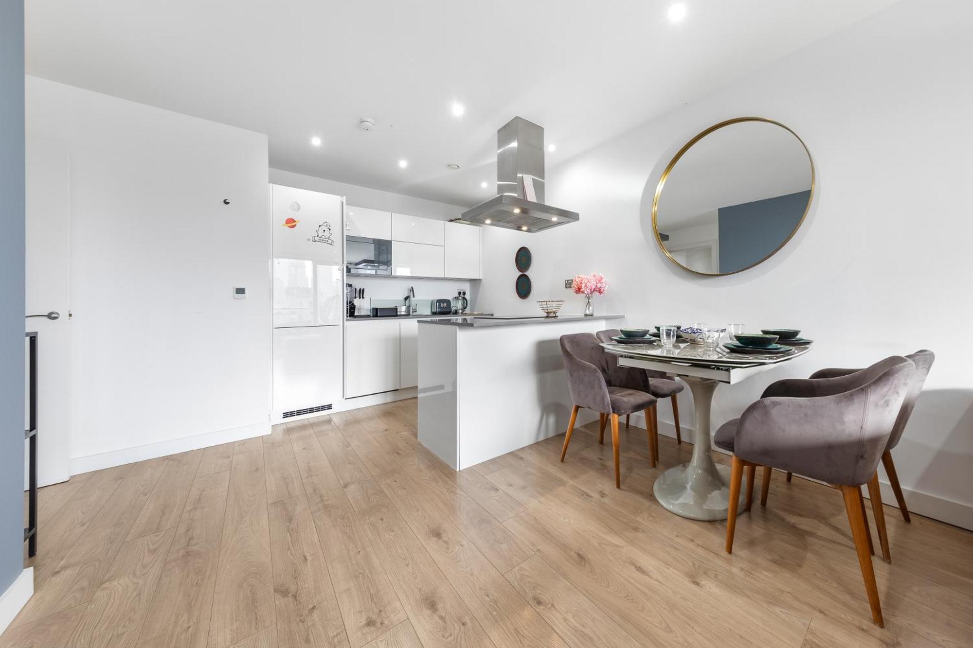 Spacious Modern 2br In The Heart Of Londres