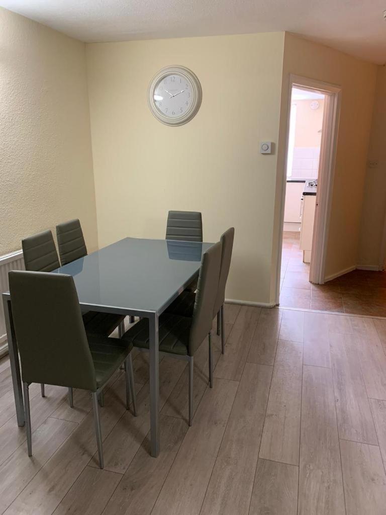 Hébergement de vacances Spacious 4-bedroom House Near Station Londres