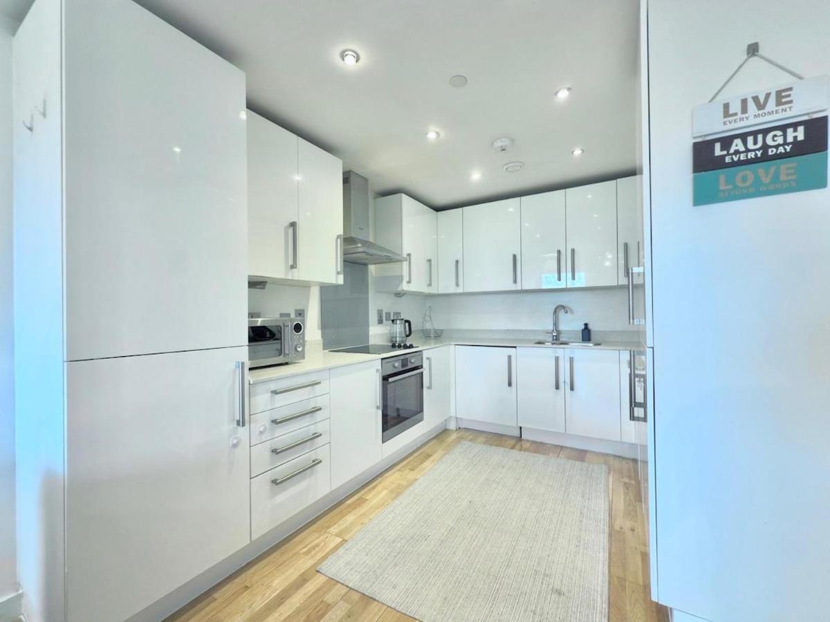 Appartement Stylish 2-bed Flat With Parking