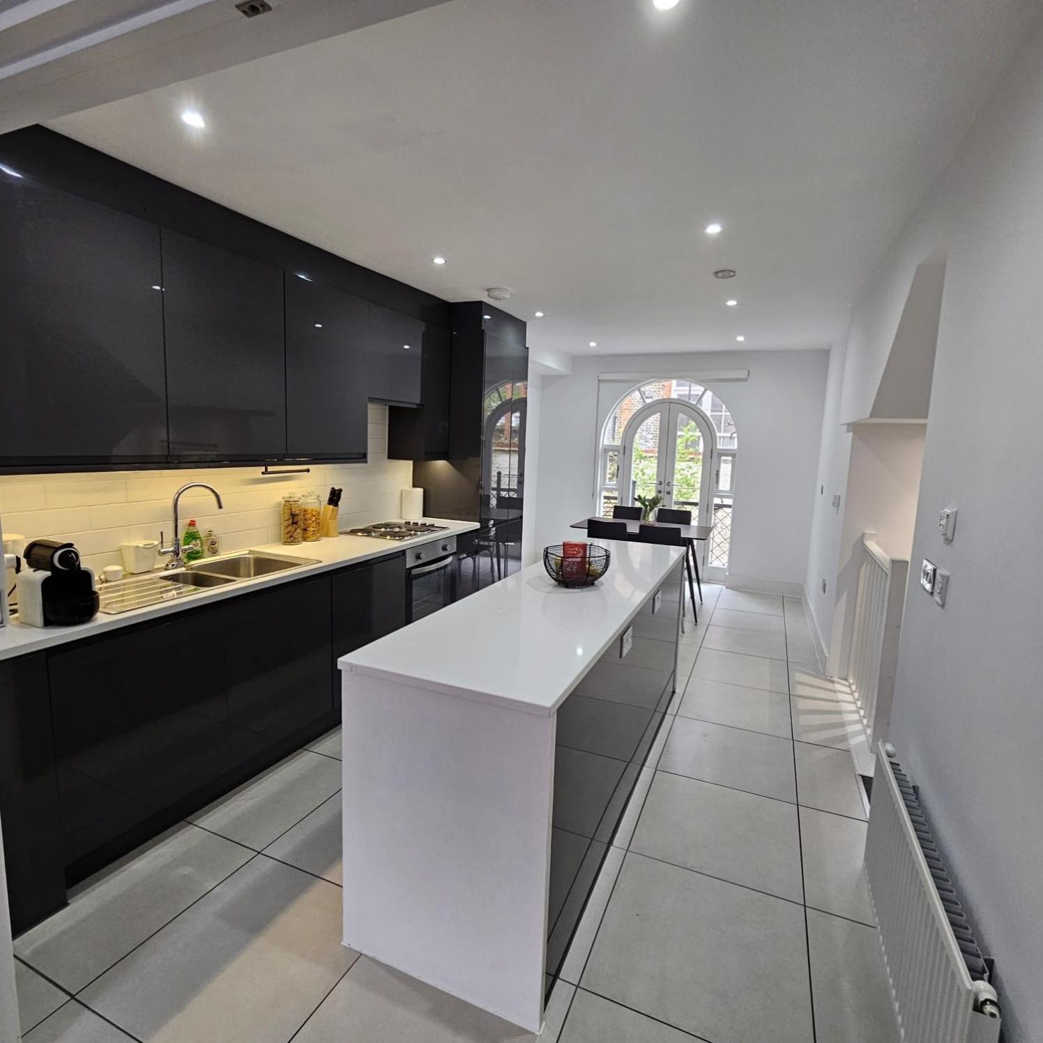 Stylish 2br With Garden By St Pancras International Londres