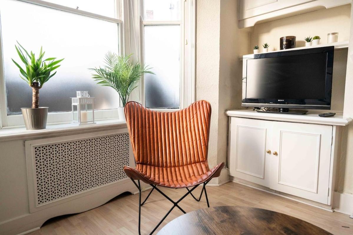 Bishop's Road - Welcoming Flat With Outside Space