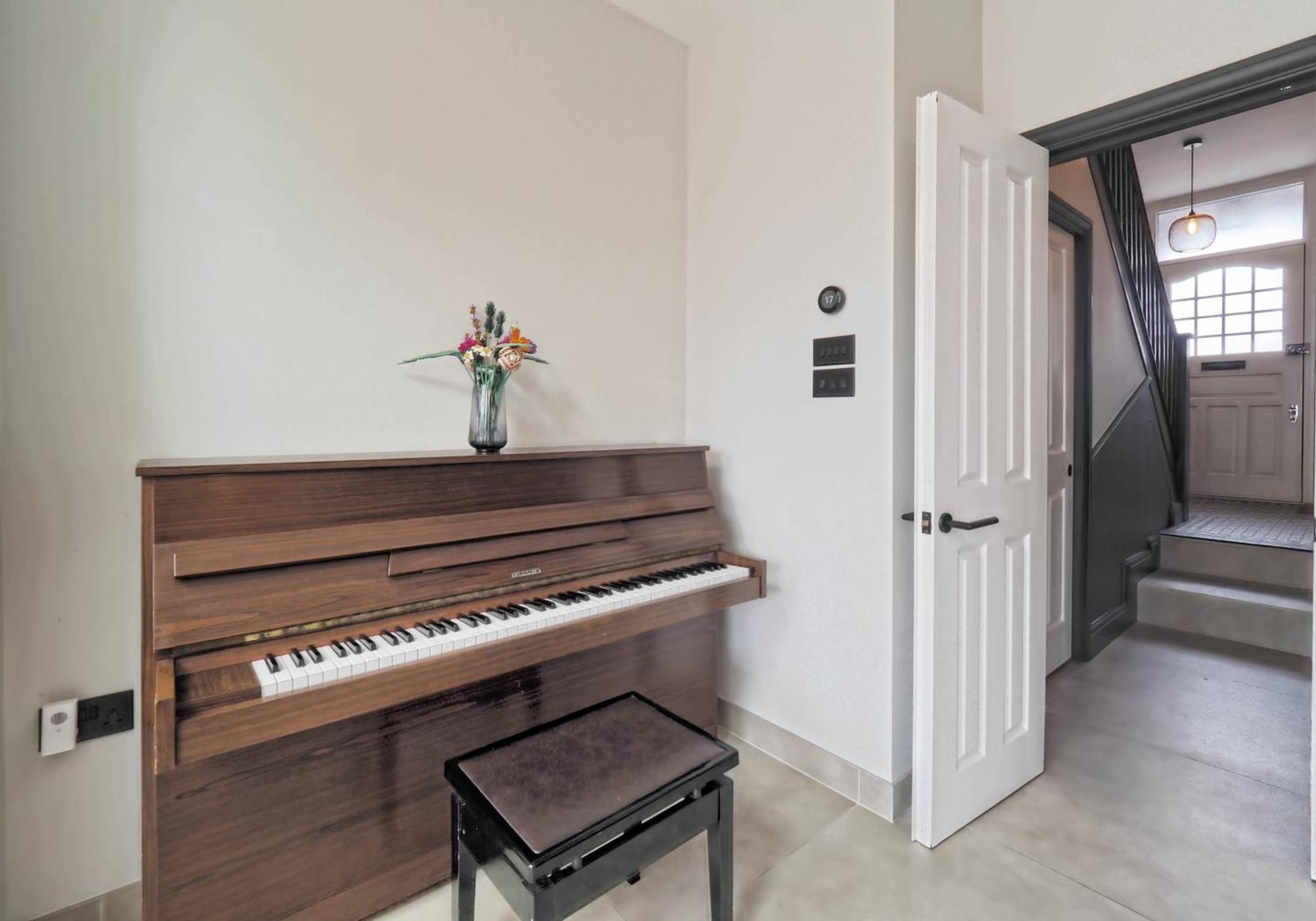 Hébergement de vacances Modern Family With Garden And Parking In Kensal Londres