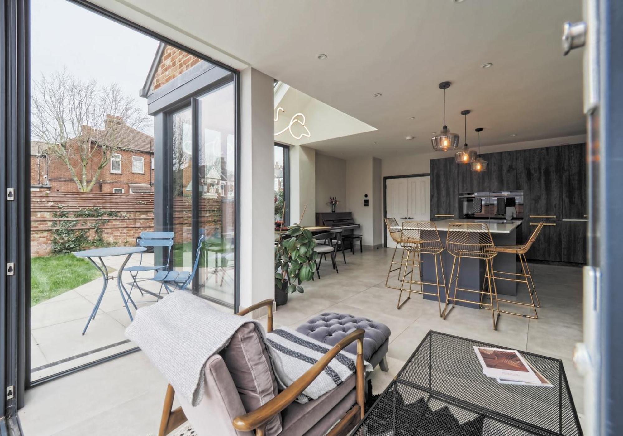 Modern Family With Garden And Parking In Kensal Hébergement de vacances *