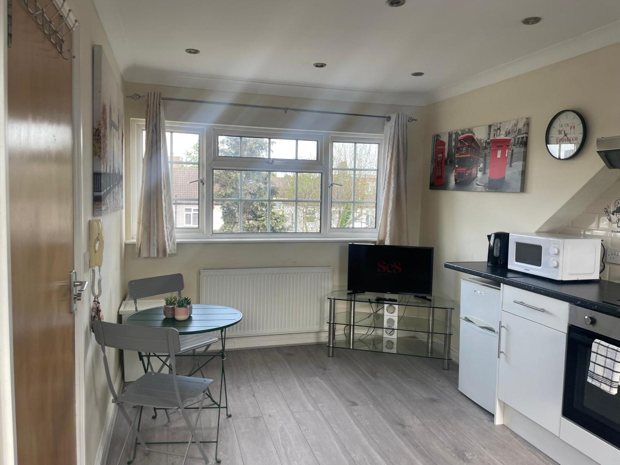 Amazing Studio Room in Walthamstoww * Londen