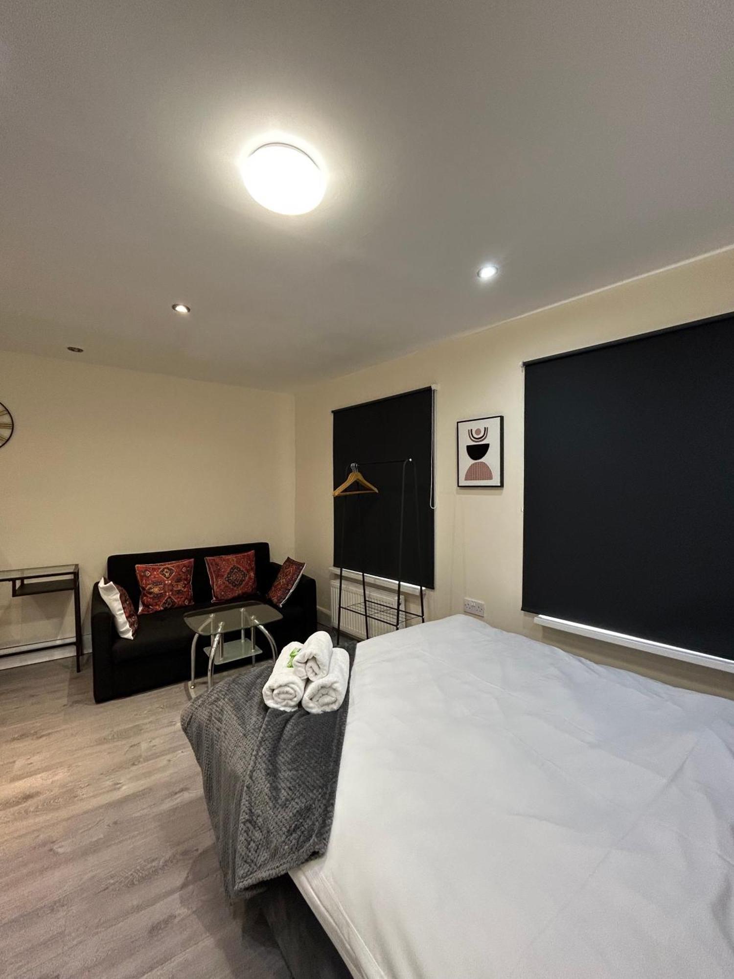 Shoreditch - And In The Appartement *