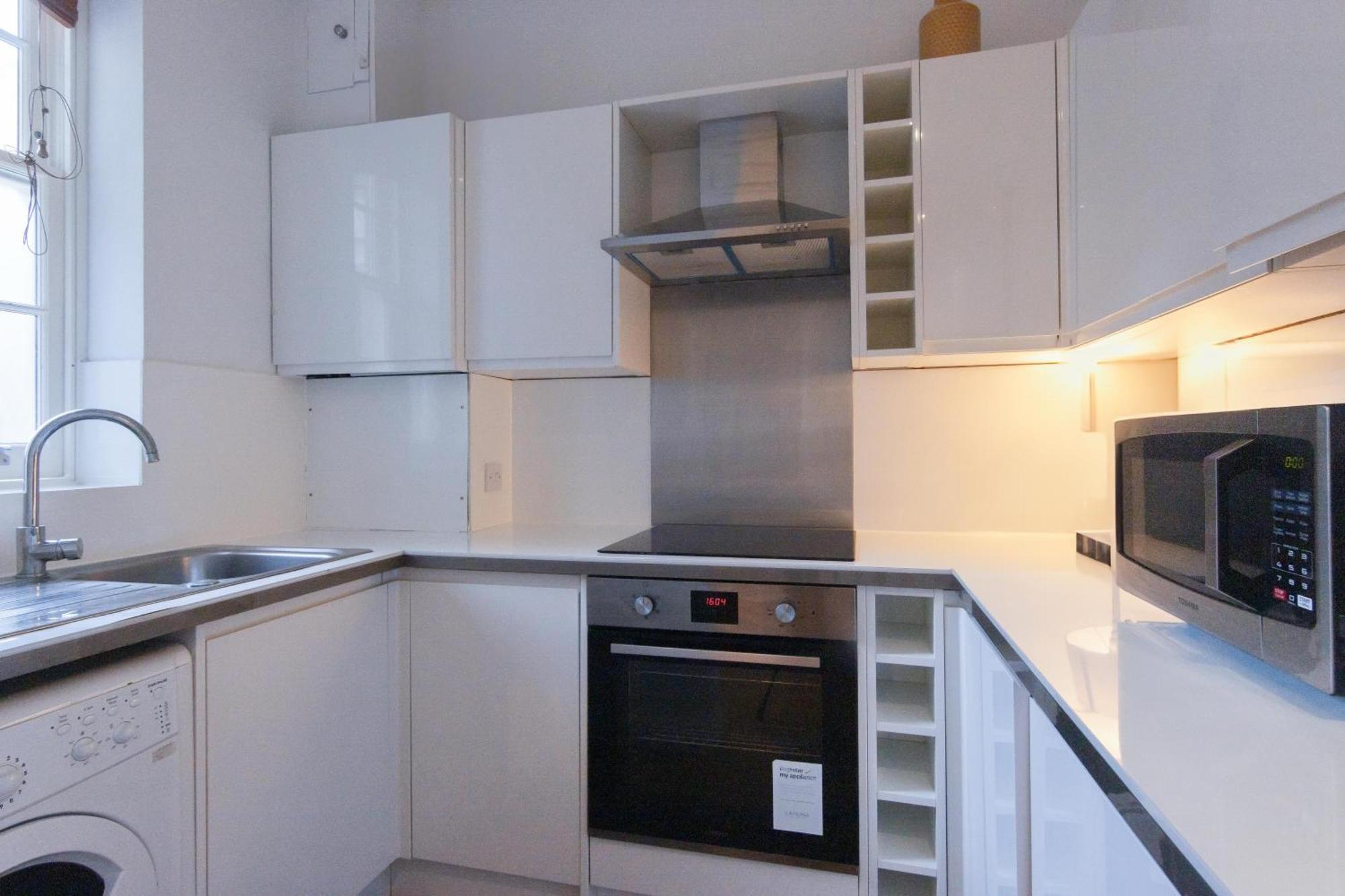 2 Bedroom Luxury Knightsbridge Apartment