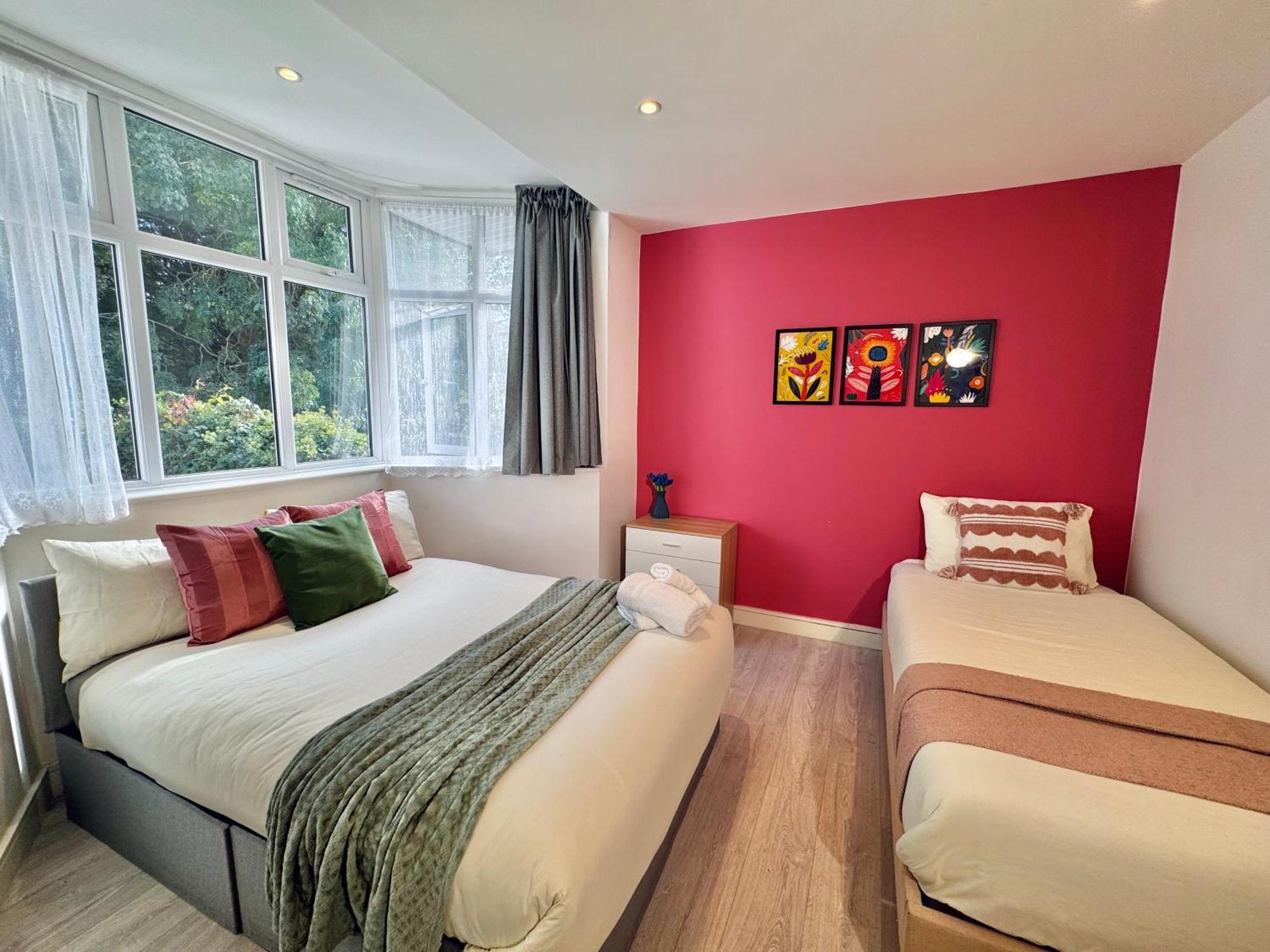En-suites With Free Parking 30min To Maison d'hôtes