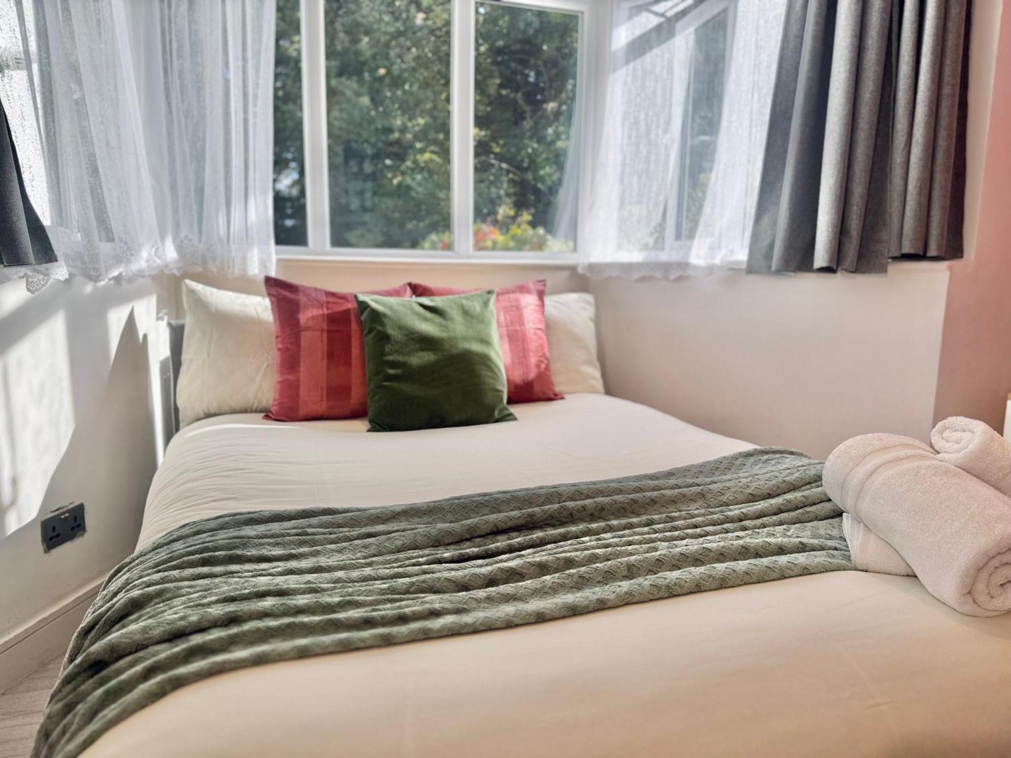 Pensión En-suites With Free Parking 30min To *