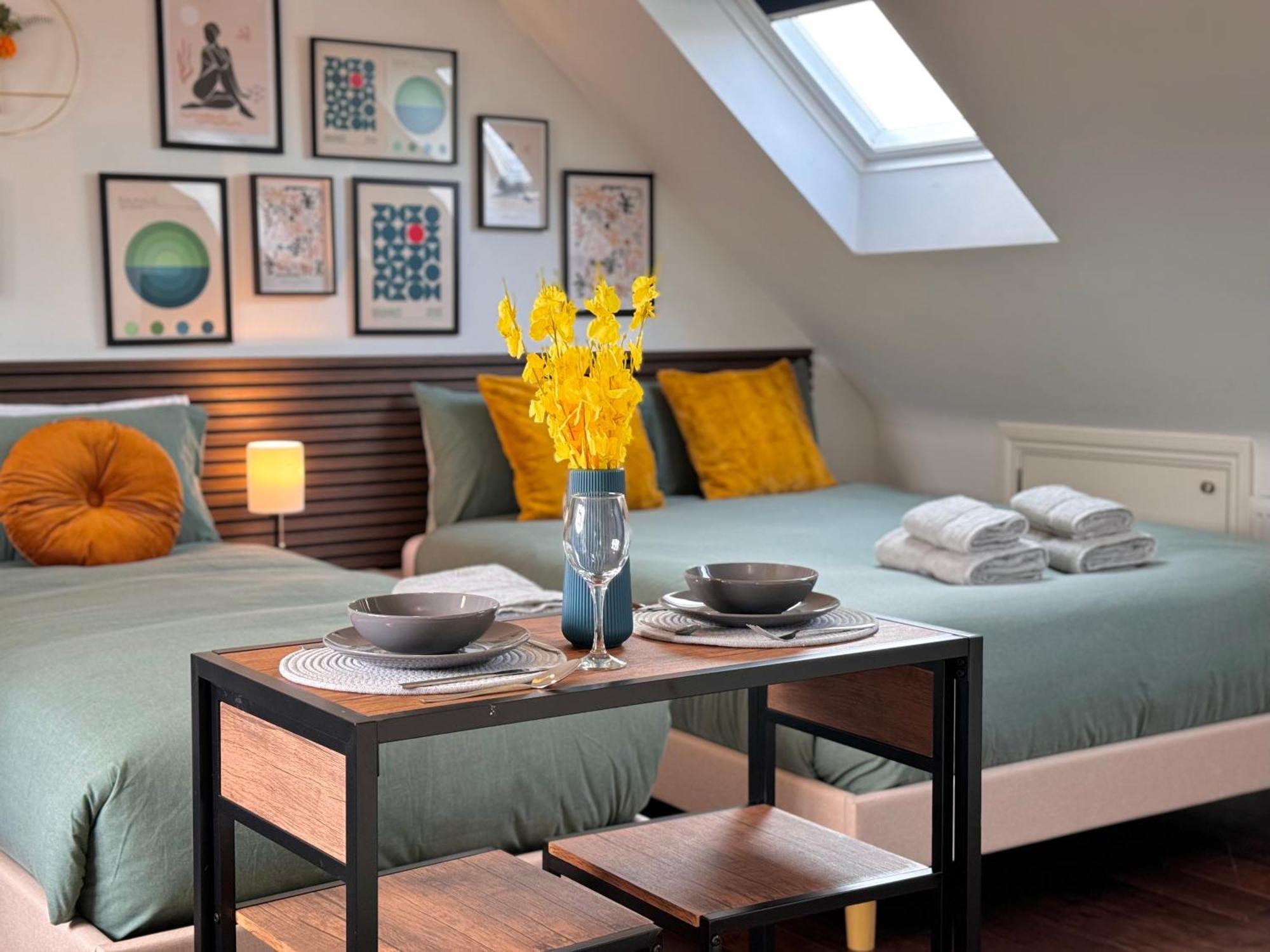 Superb Loft 30min To * London