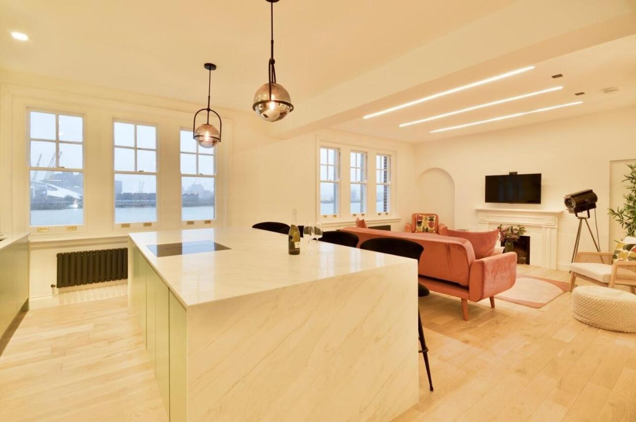 Newly Refurbished W/ River Views Appartement *