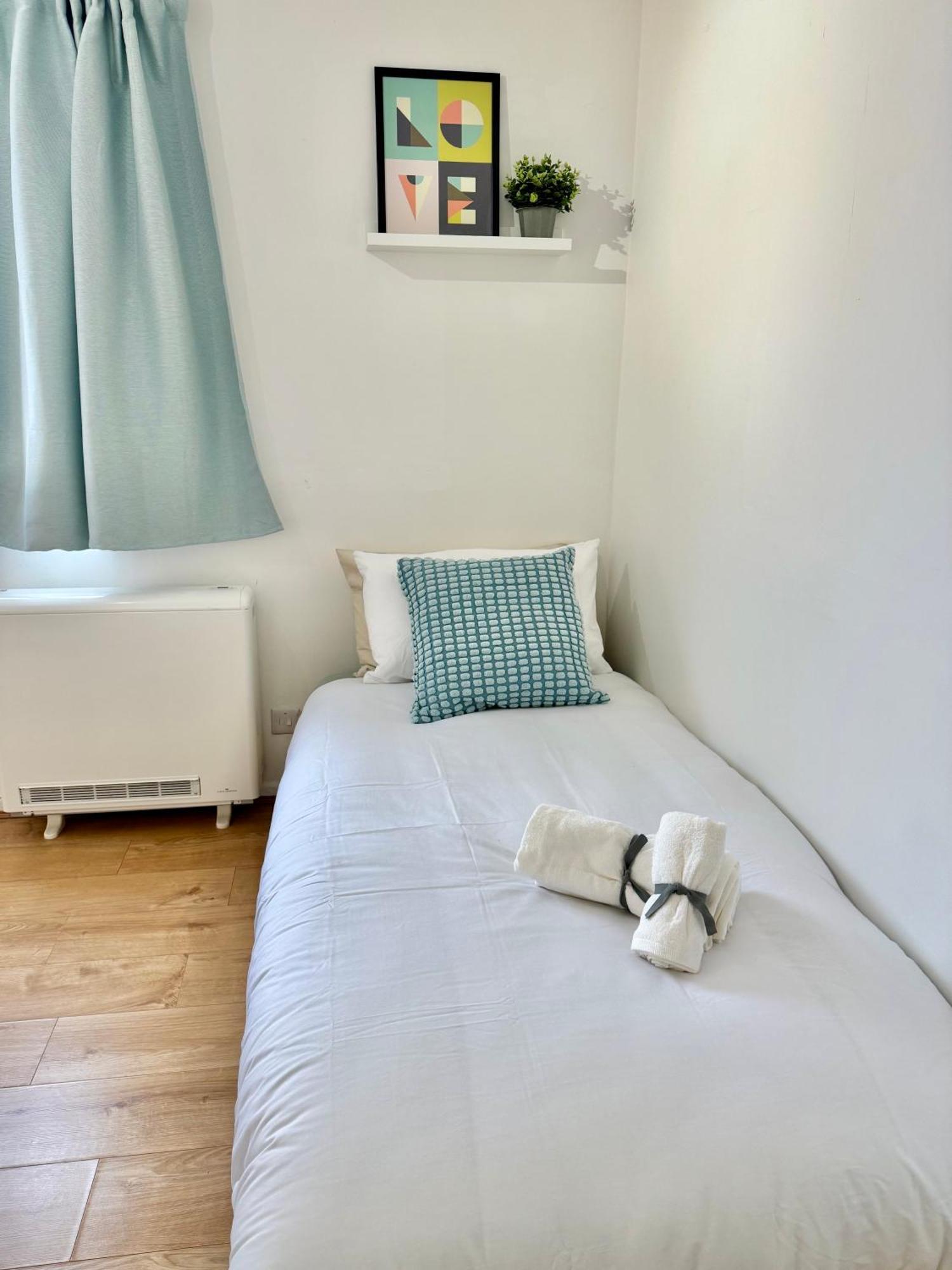 Tranquil 2 Bed Near Downtown & Free Parking