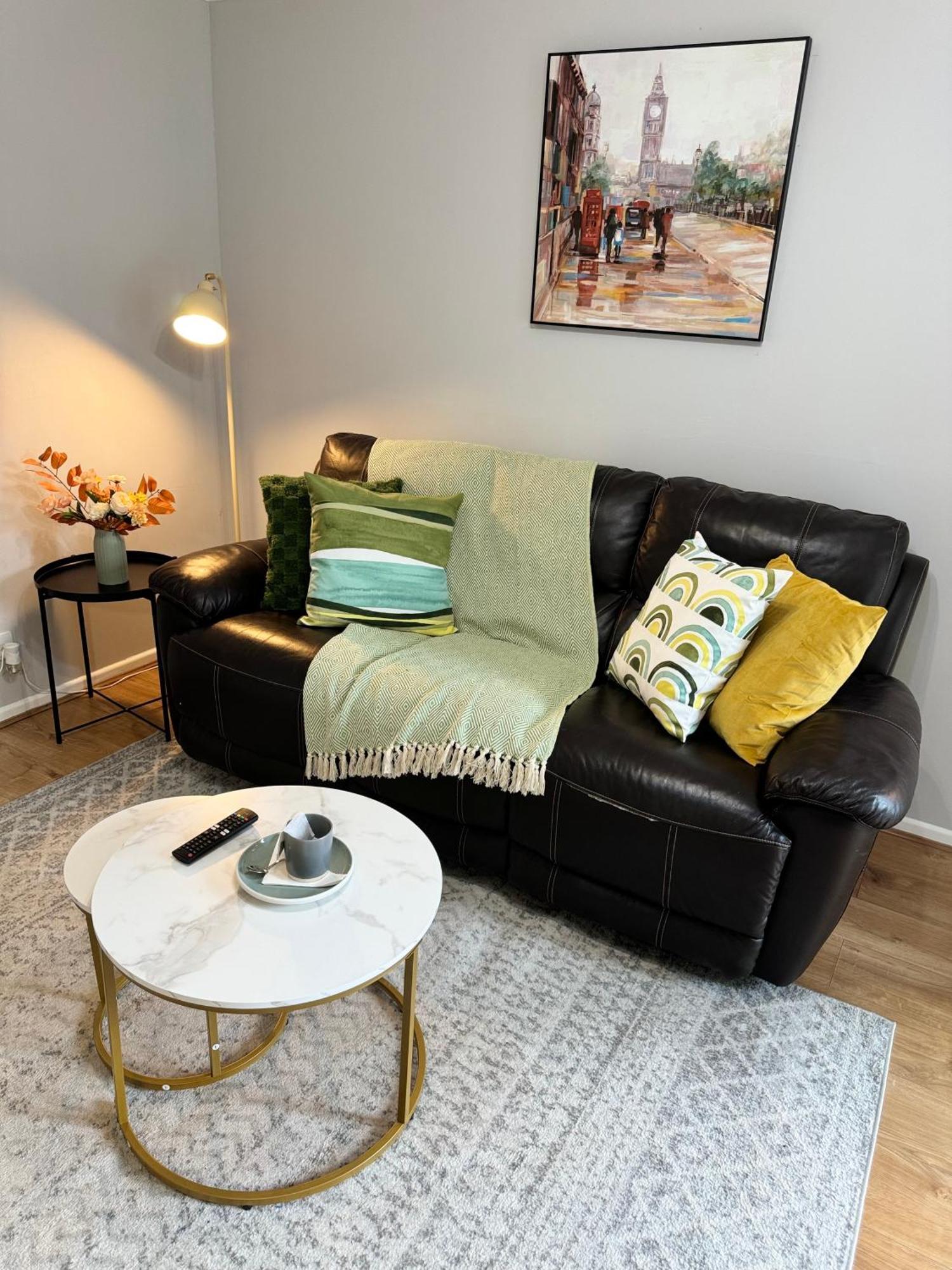 Apartamento Tranquil 2 Bed Near Downtown & Free Parking Londres