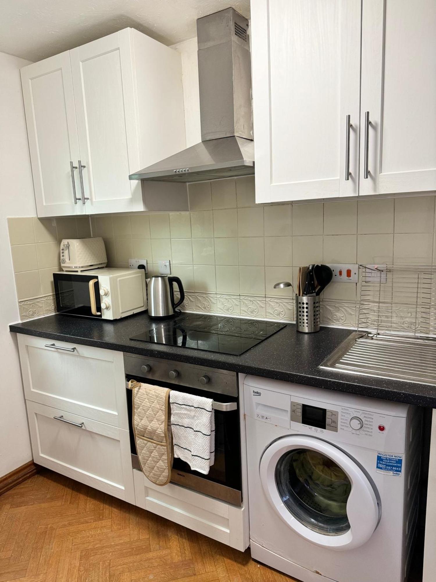 Tranquil 2 Bed Near Downtown & Free Parking Apartamento *