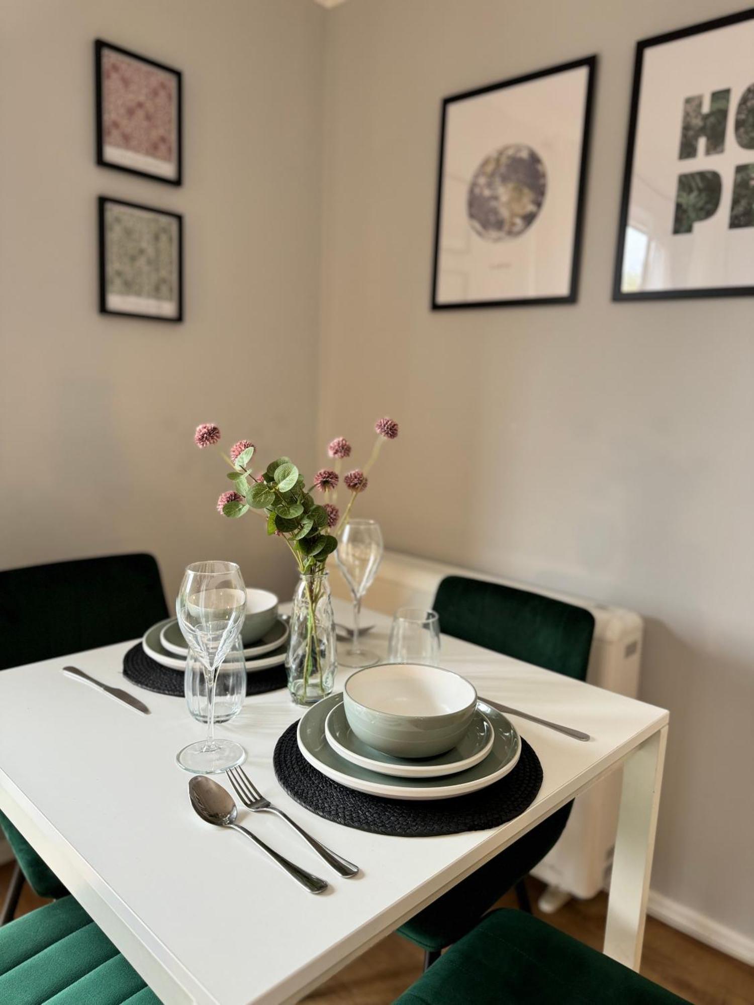 Tranquil 2 Bed Near Downtown & Free Parking * Londres