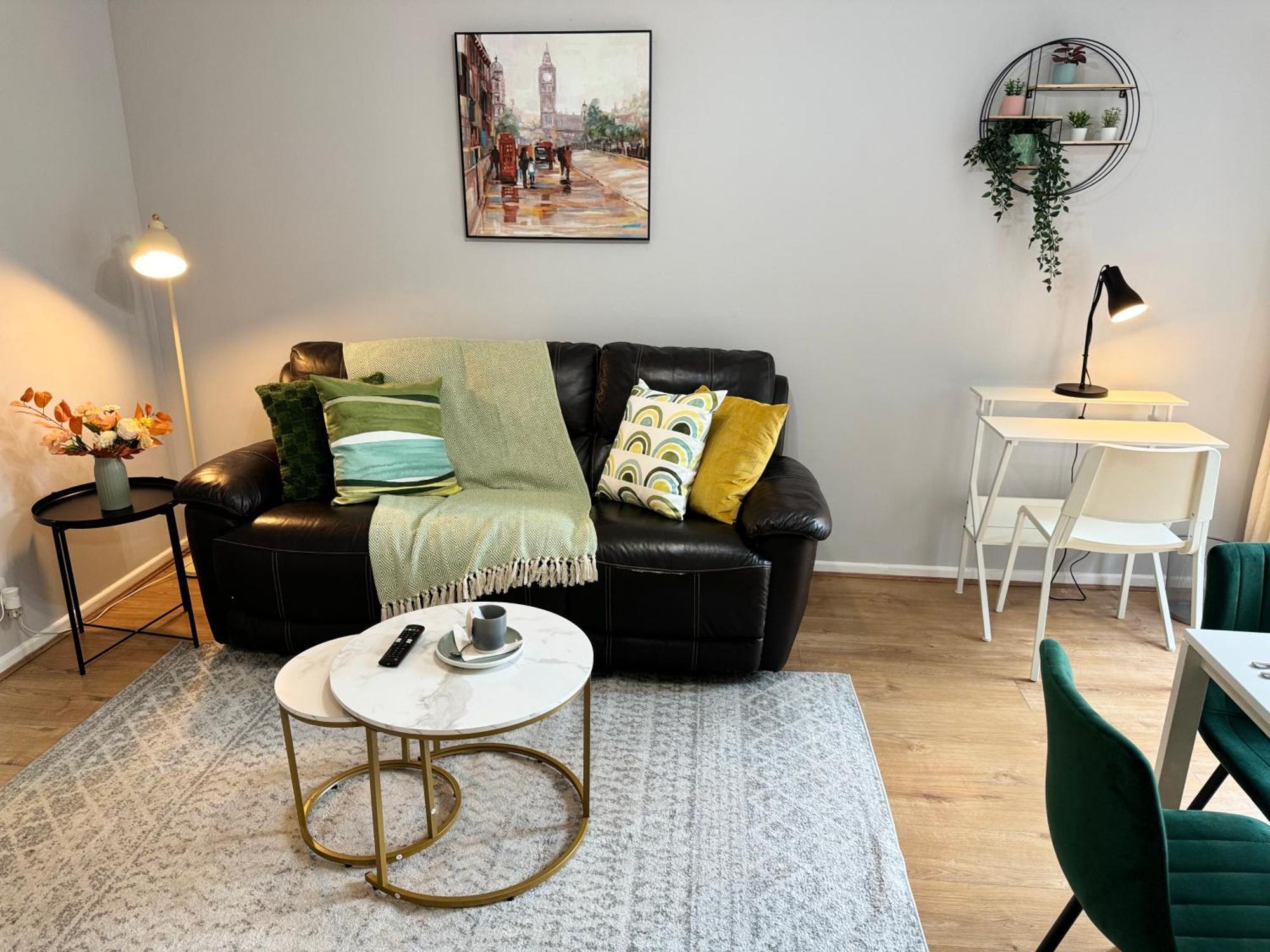 Tranquil 2 Bed Near Downtown & Free Parking Apartamento Londres