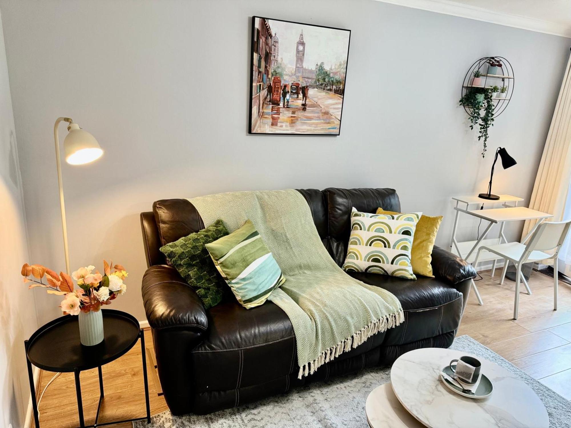 Tranquil 2 Bed Near Downtown & Free Parking Apartamento Londres