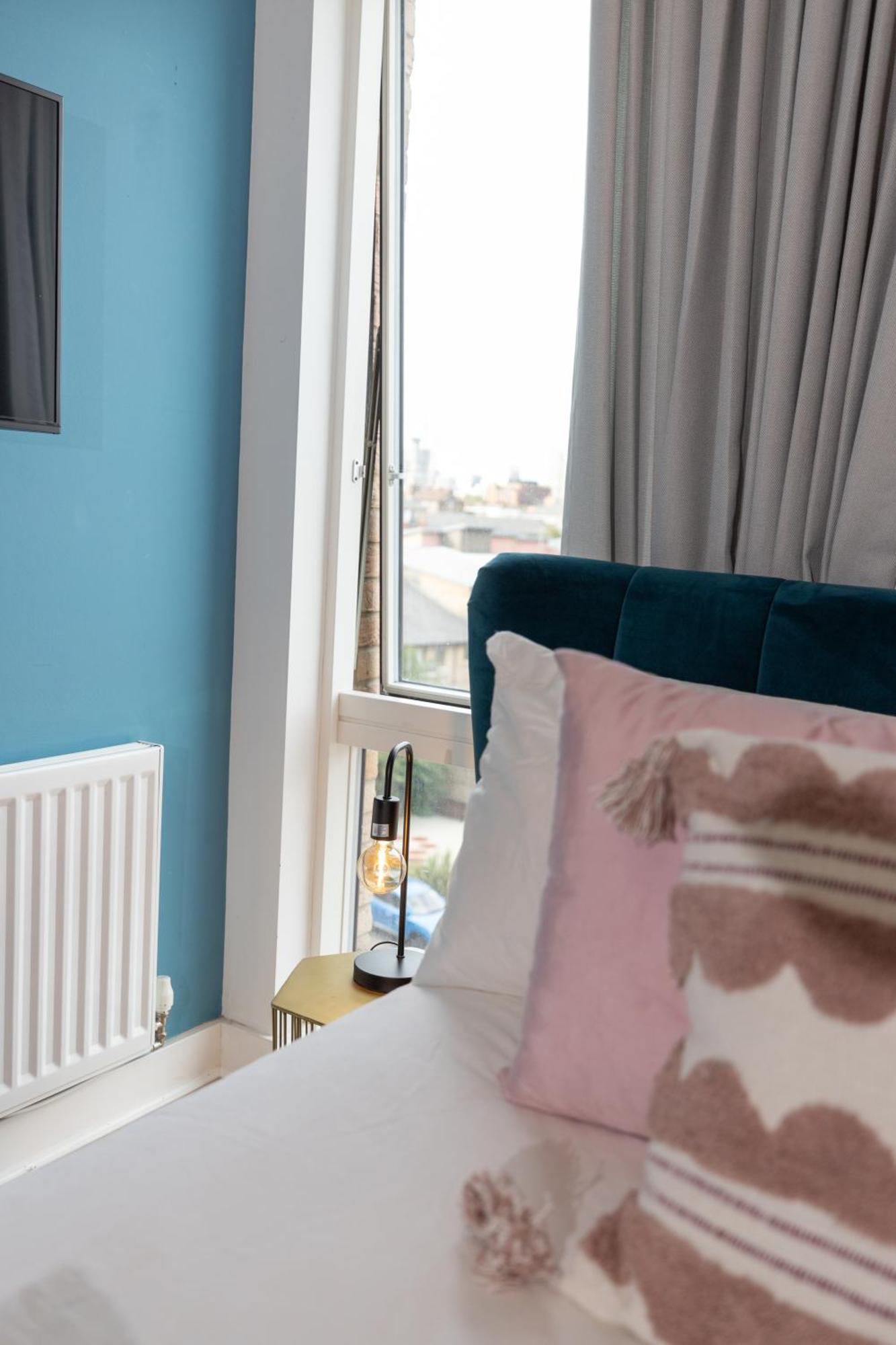 Stylish 3 Bed Near Downtown & Free Parking Appartement