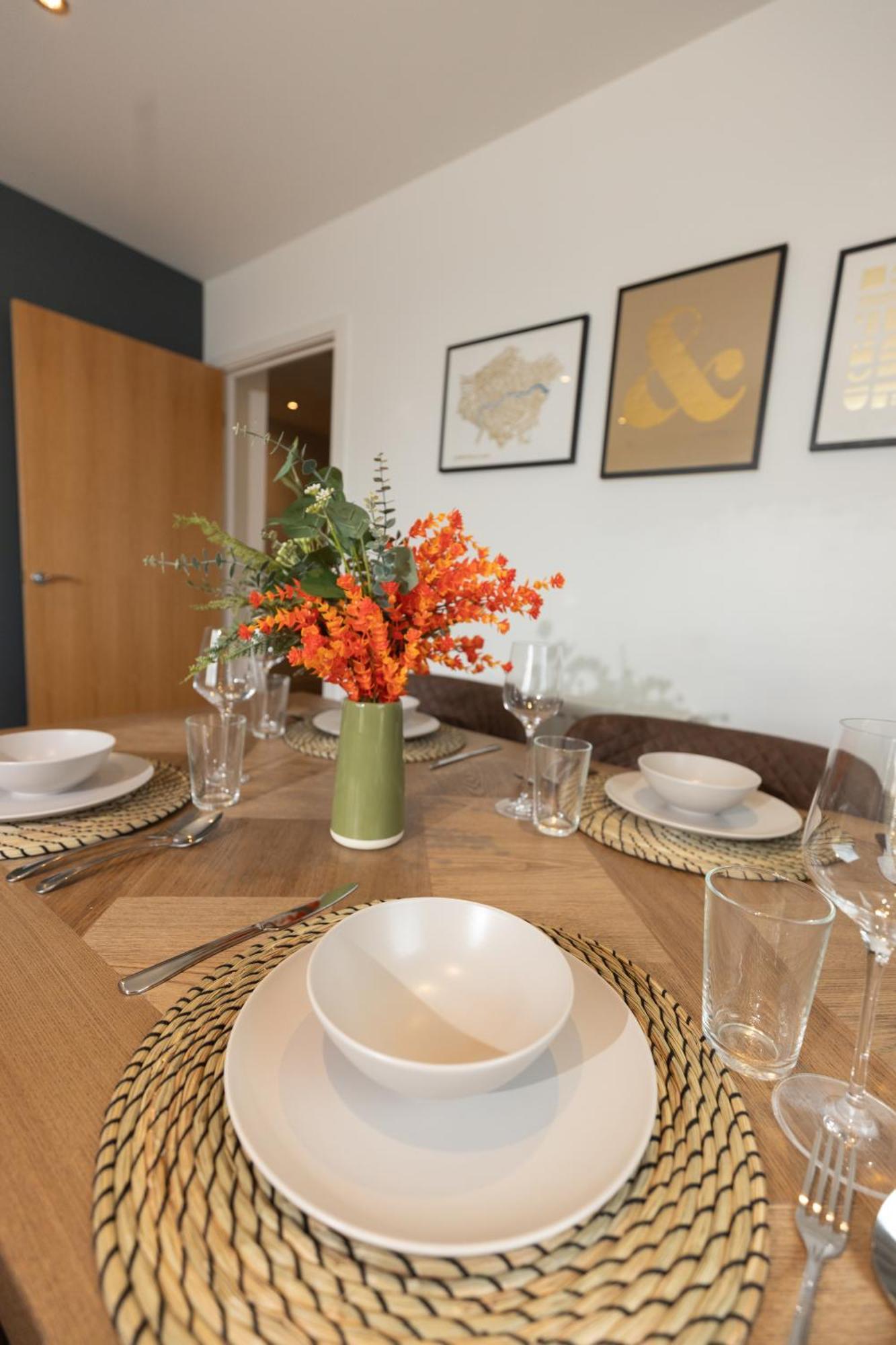 Stylish 3 Bed Near Downtown & Free Parking * Londres
