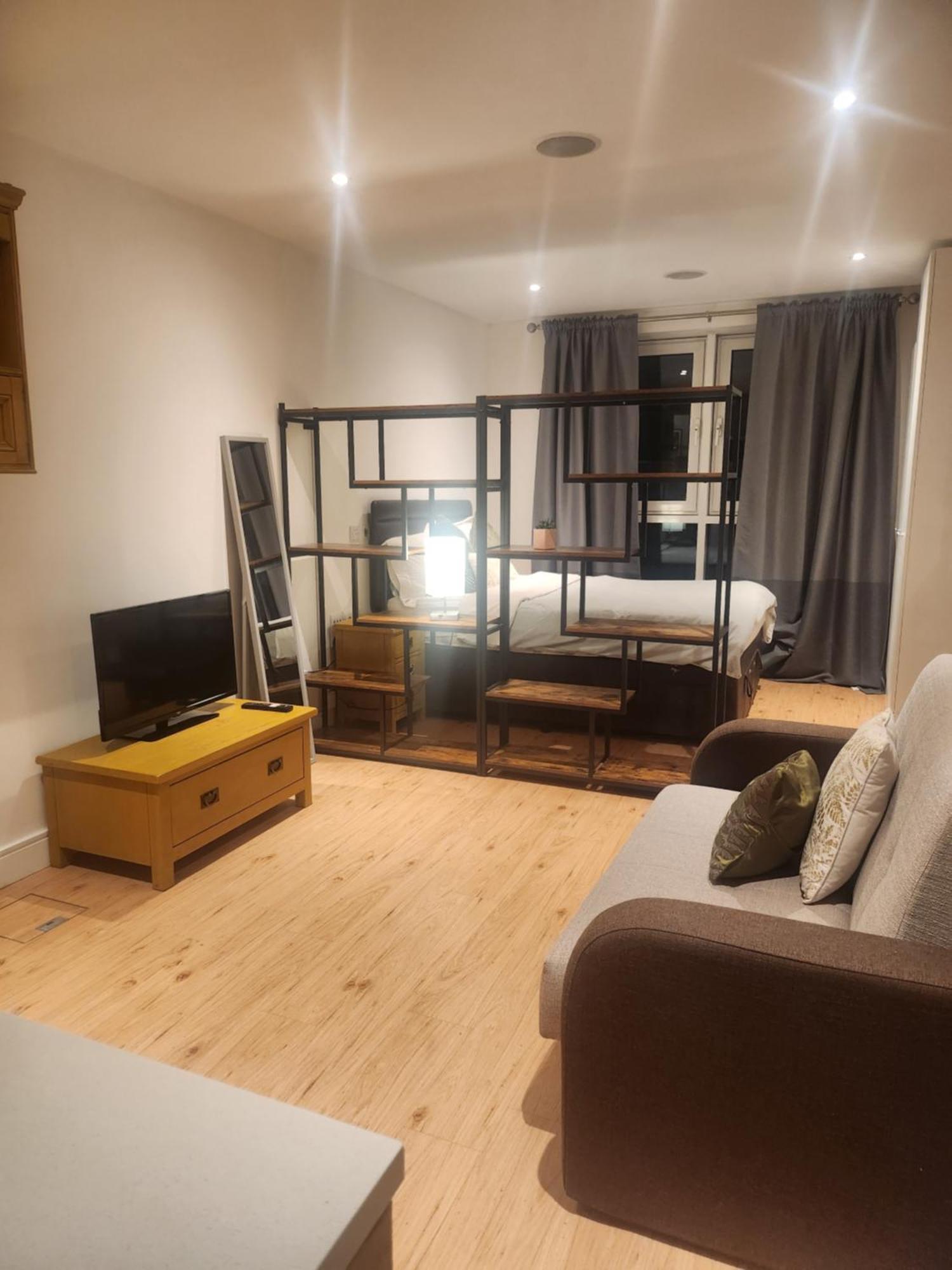 Chelsea City Apartment In London--24 Hours Gym Appartement *