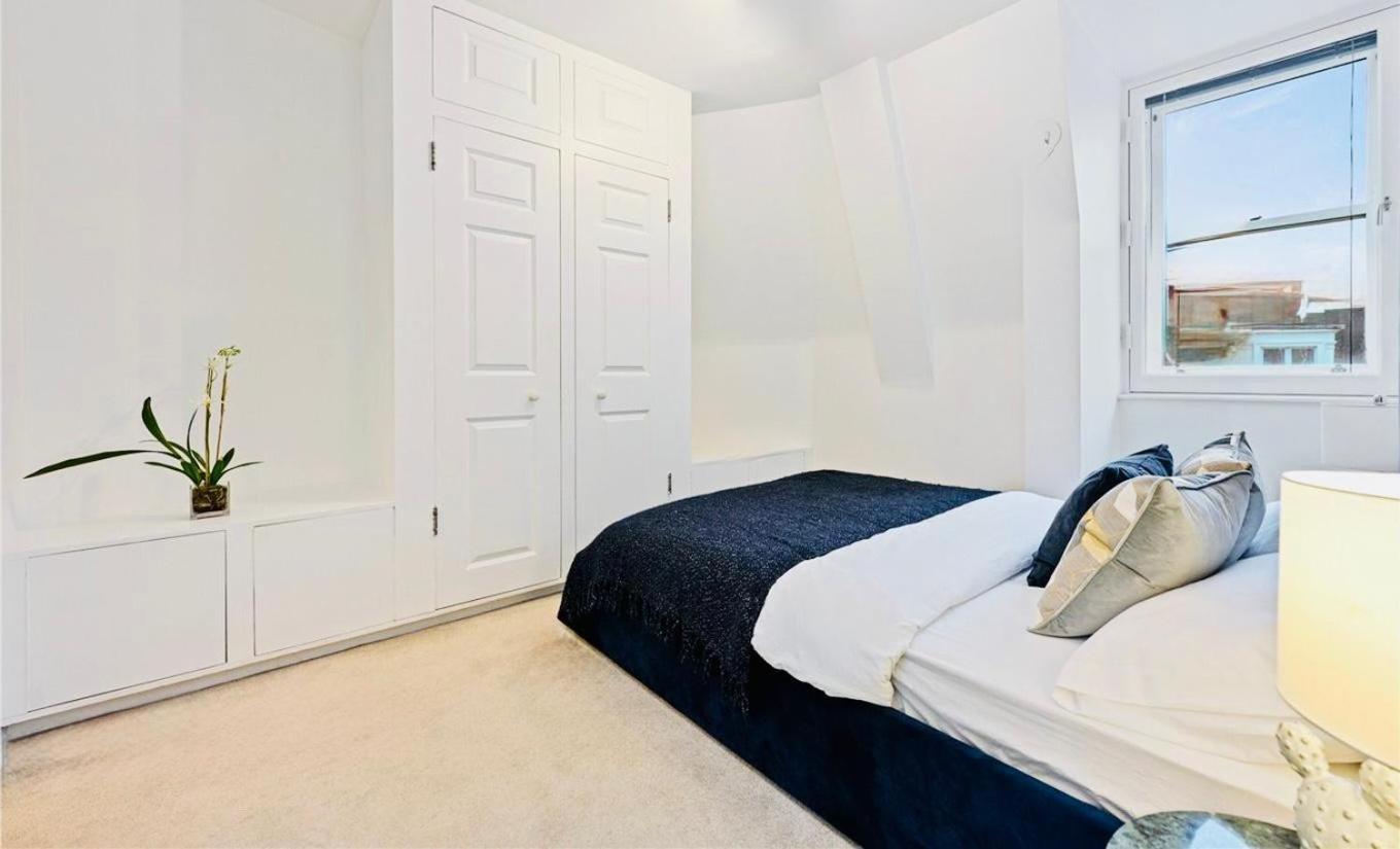 Unrivaled Elegance In 3 Bedroom Covent Garden Londres