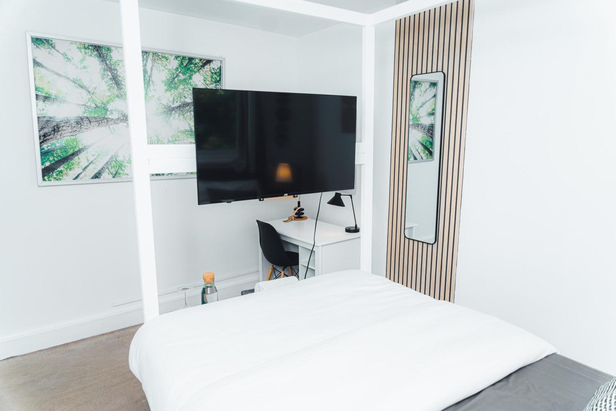 Hébergement de vacances Relaxhaus! 3br Garden Retreat With 2 Saunas, Hot Tub And Cinema *