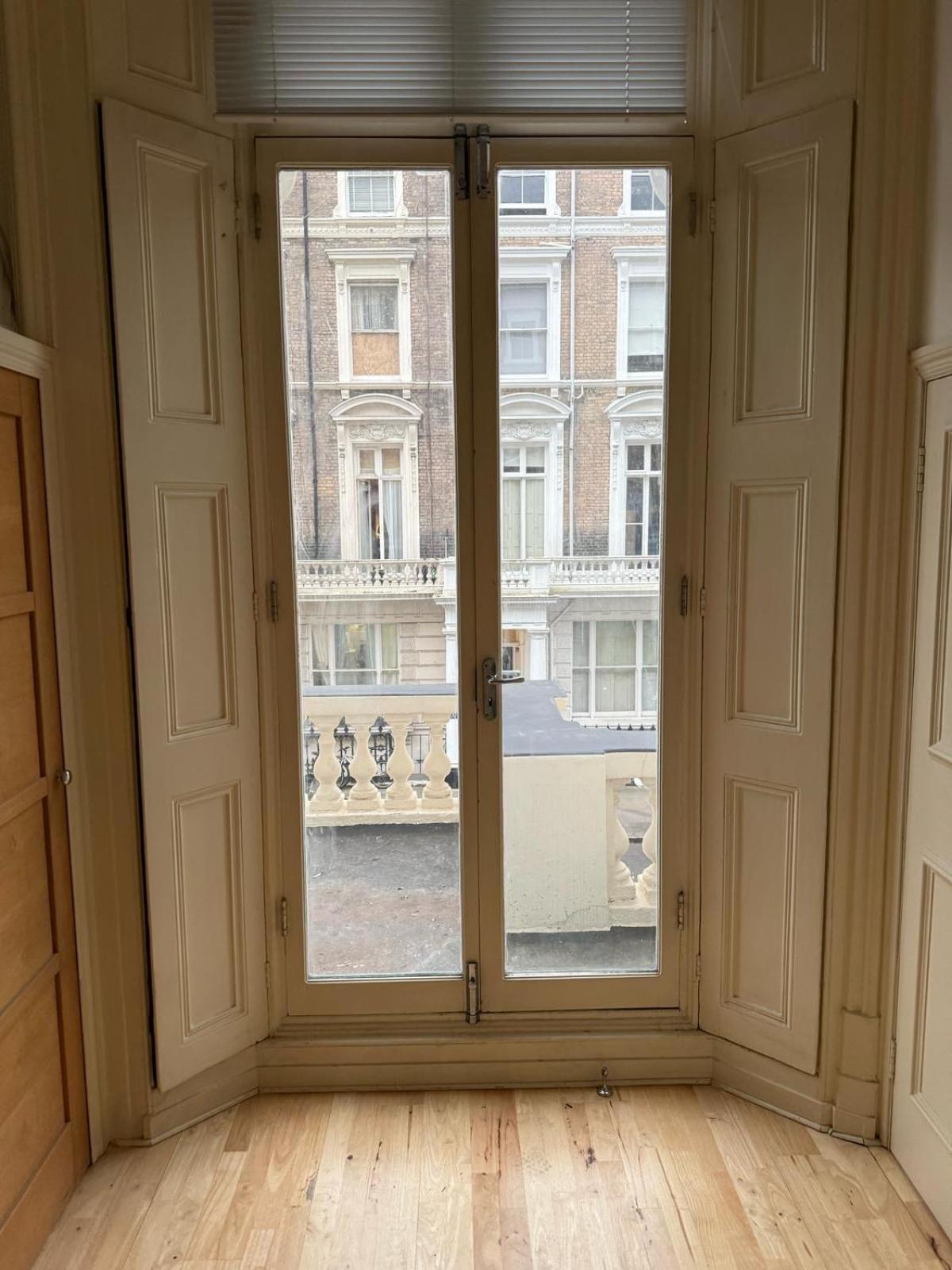 Newly Refurbished- Awesome Very Central Flat In Famous Notting Hill With A Balcony Appartement *
