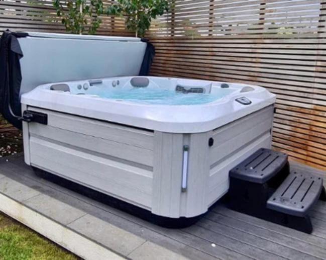 Appartement Stunning 3-bedroom, 2-bathroom, Garden & Hot Tub, West Kensington *