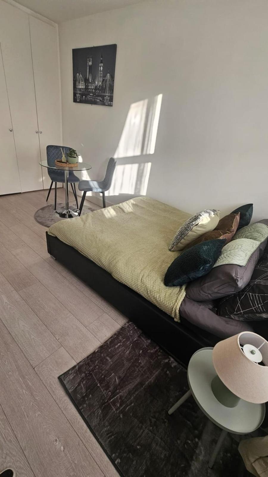 Apartment Bright Apt, Great Connection 2b