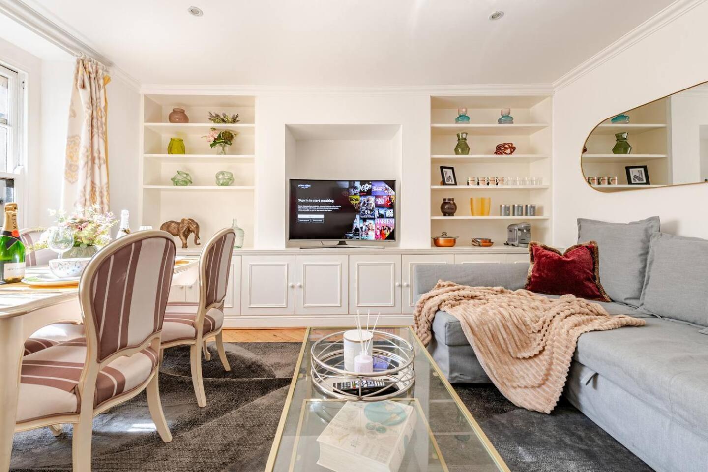 Spacious And Private By Royal Palace * Londres