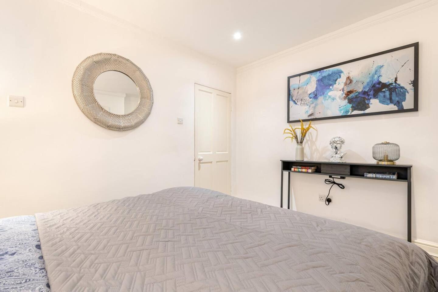 Spacious And Private By Royal Palace Appartement