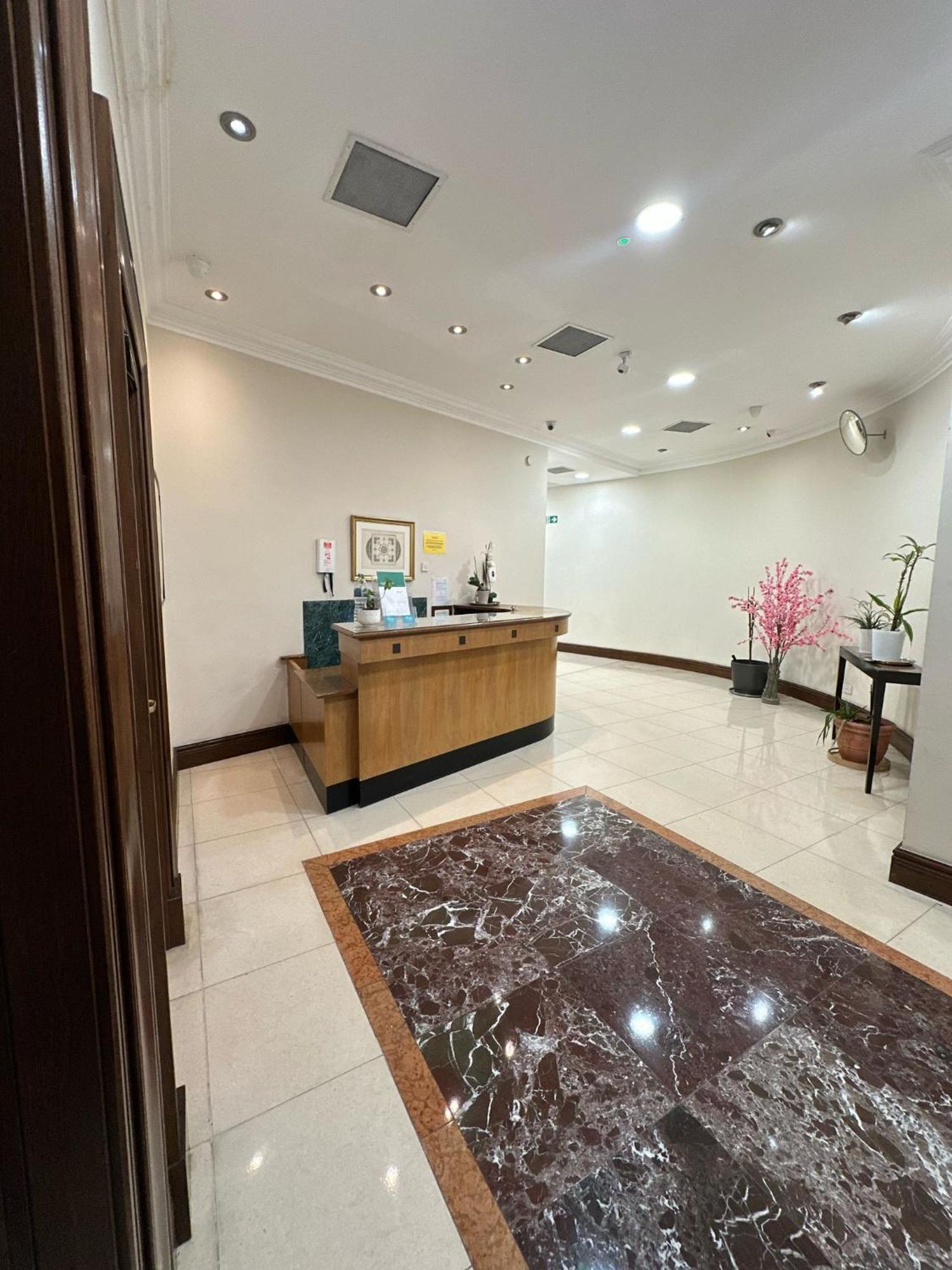 Appartement 3 Bedrooms With Security 24 *