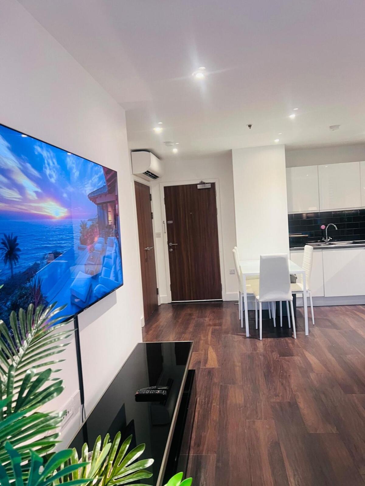 Luxury One Bed In West Appartement Londres