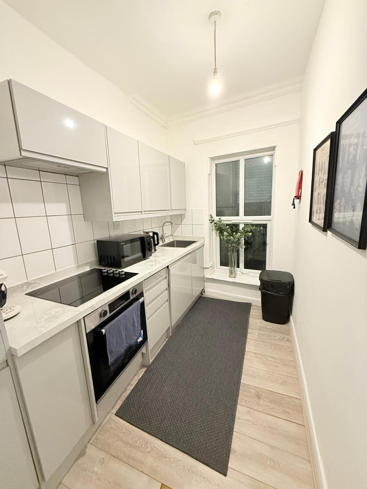 Wandsworth Guest 64 London