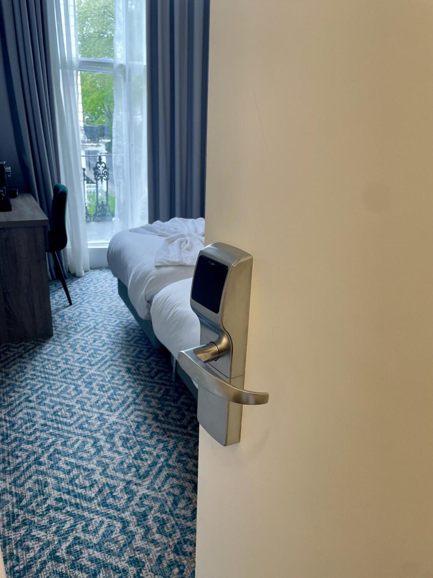 The Chapter - The J Hyde Park Hotel 3*