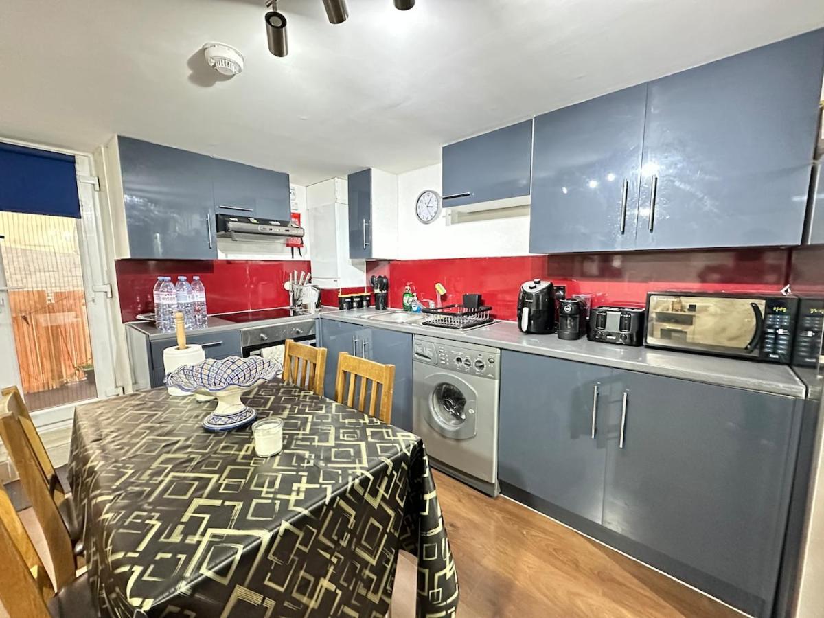 Cozy Modern In The Heart Of Hébergement de vacances