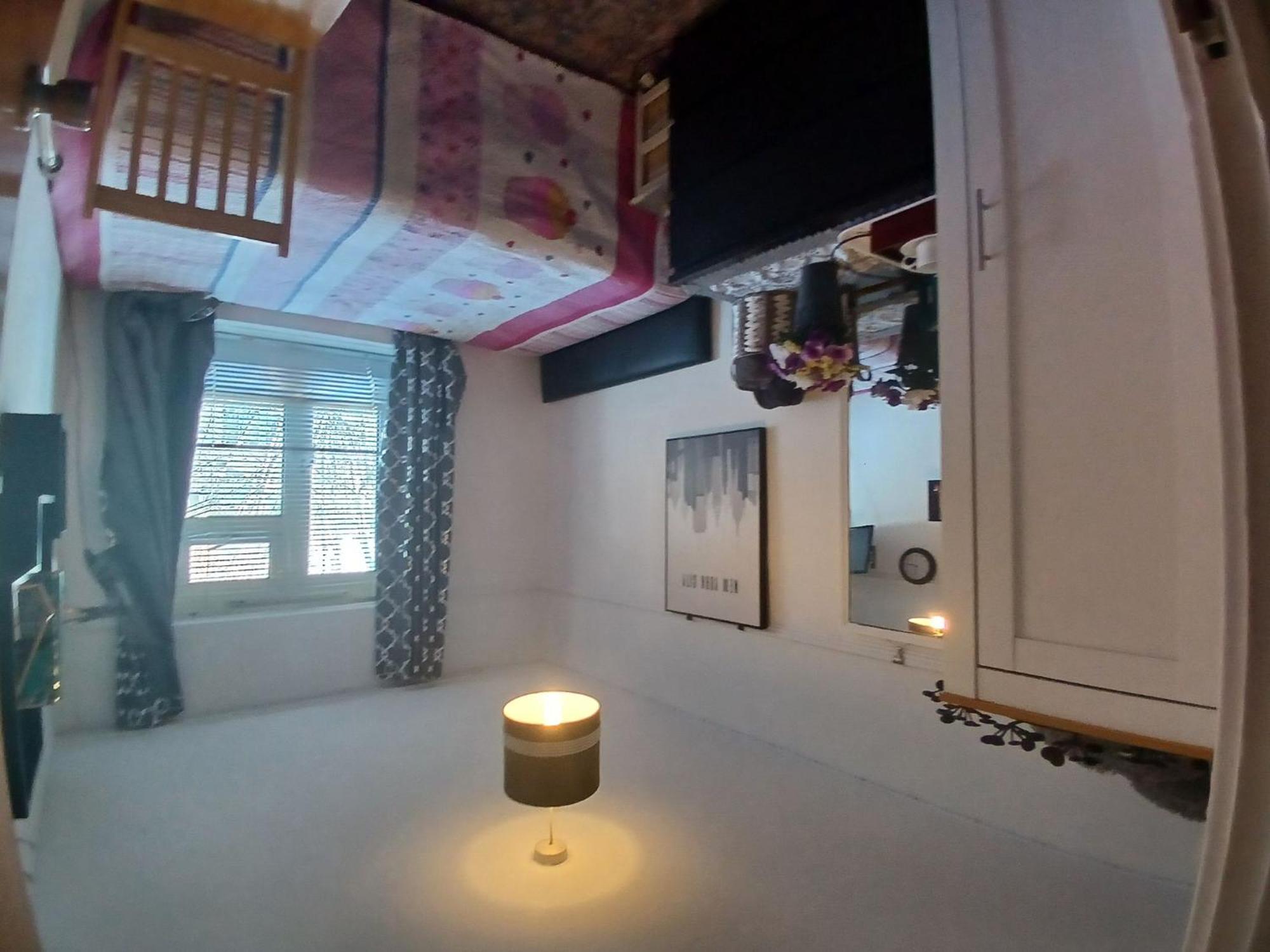 Couette-café 4 Bedroom House Rented By The *