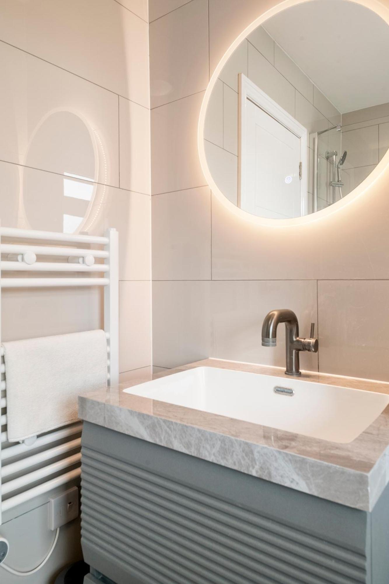 Relax In Style I Business & Leisure I Free Parking Appartement Londres