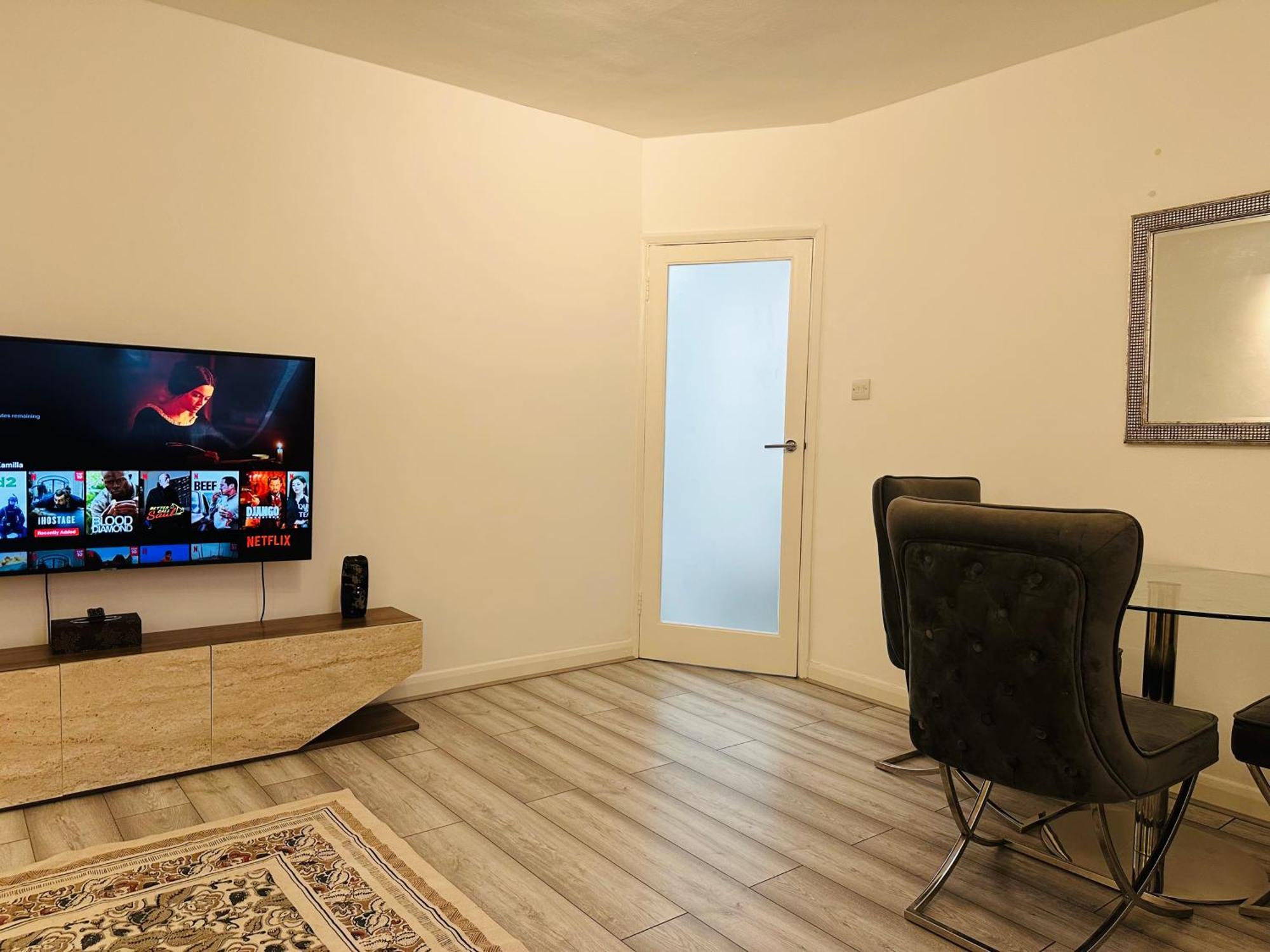 Entire 2-bedroom Flat Close To Hyde Park, Paddington Station, Bayswater And Queensway Station Appartement Londres
