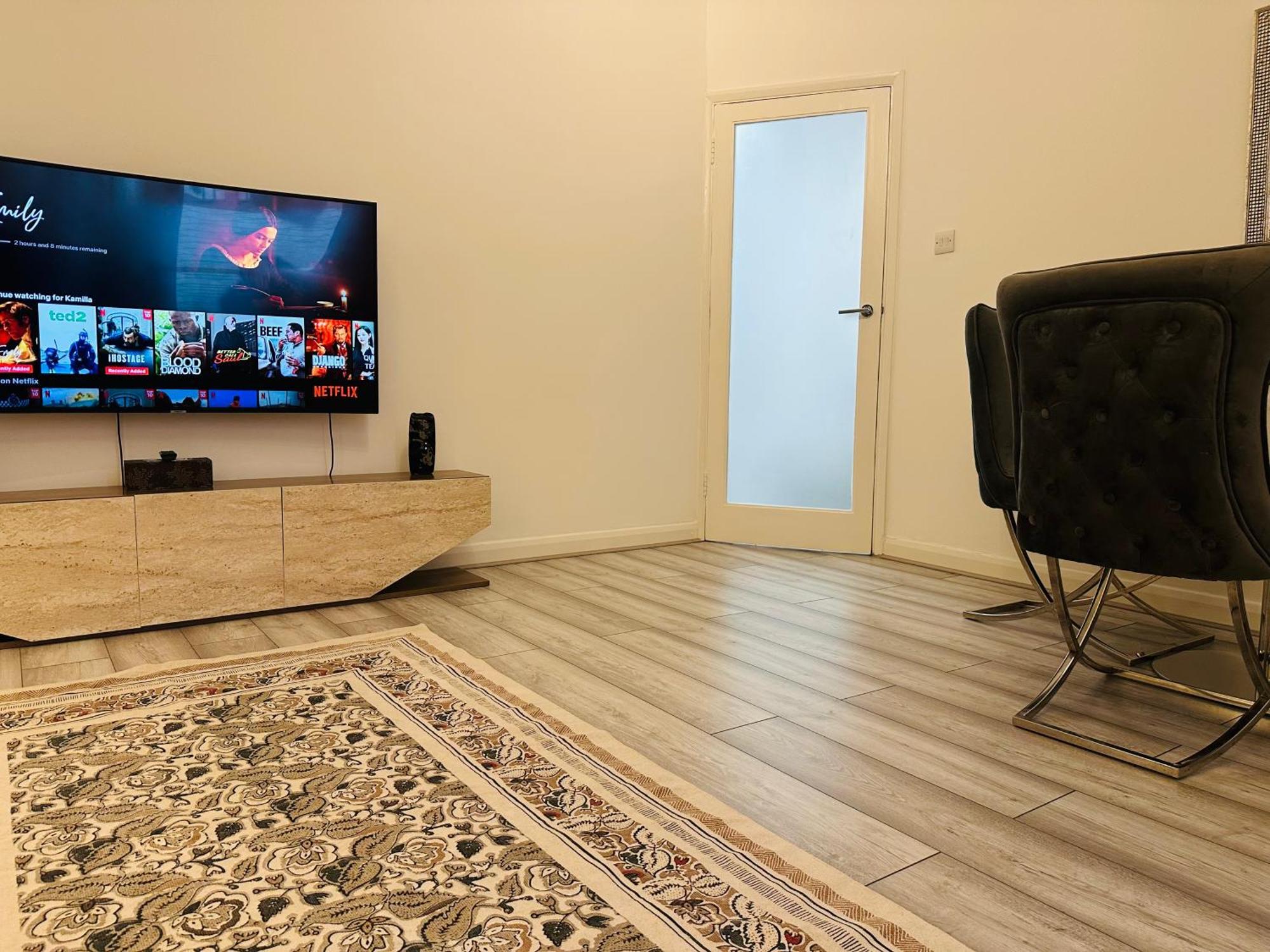 Entire 2-bedroom Flat Close To Hyde Park, Paddington Station, Bayswater And Queensway Station Londres
