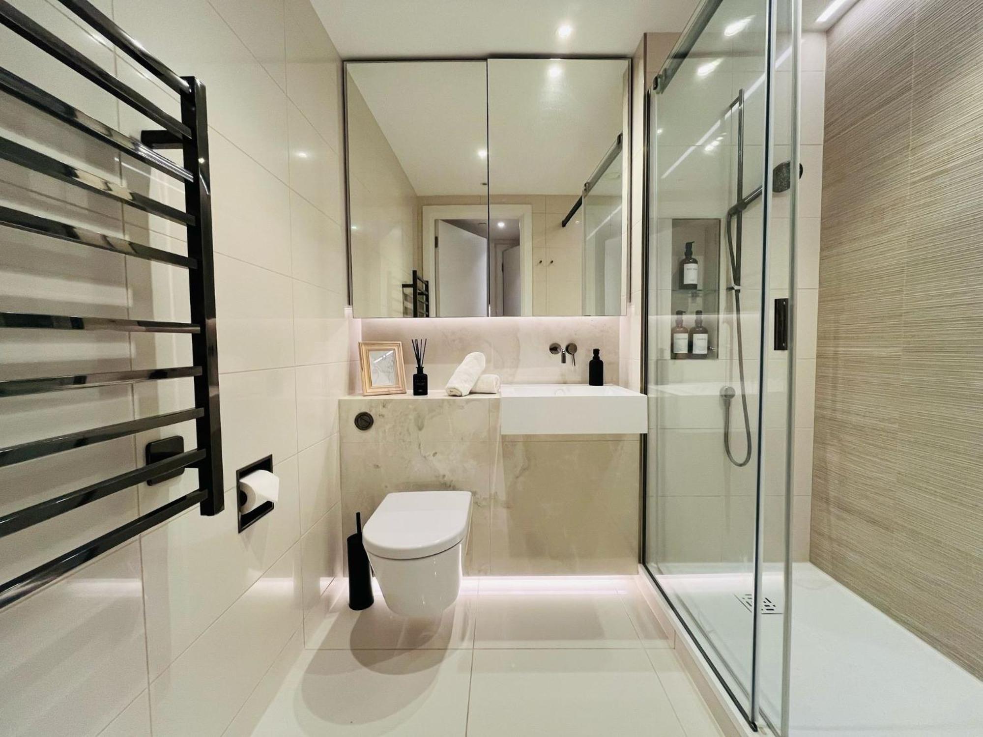 Appartement Luxury In White Living - Ideal For Family & Business *