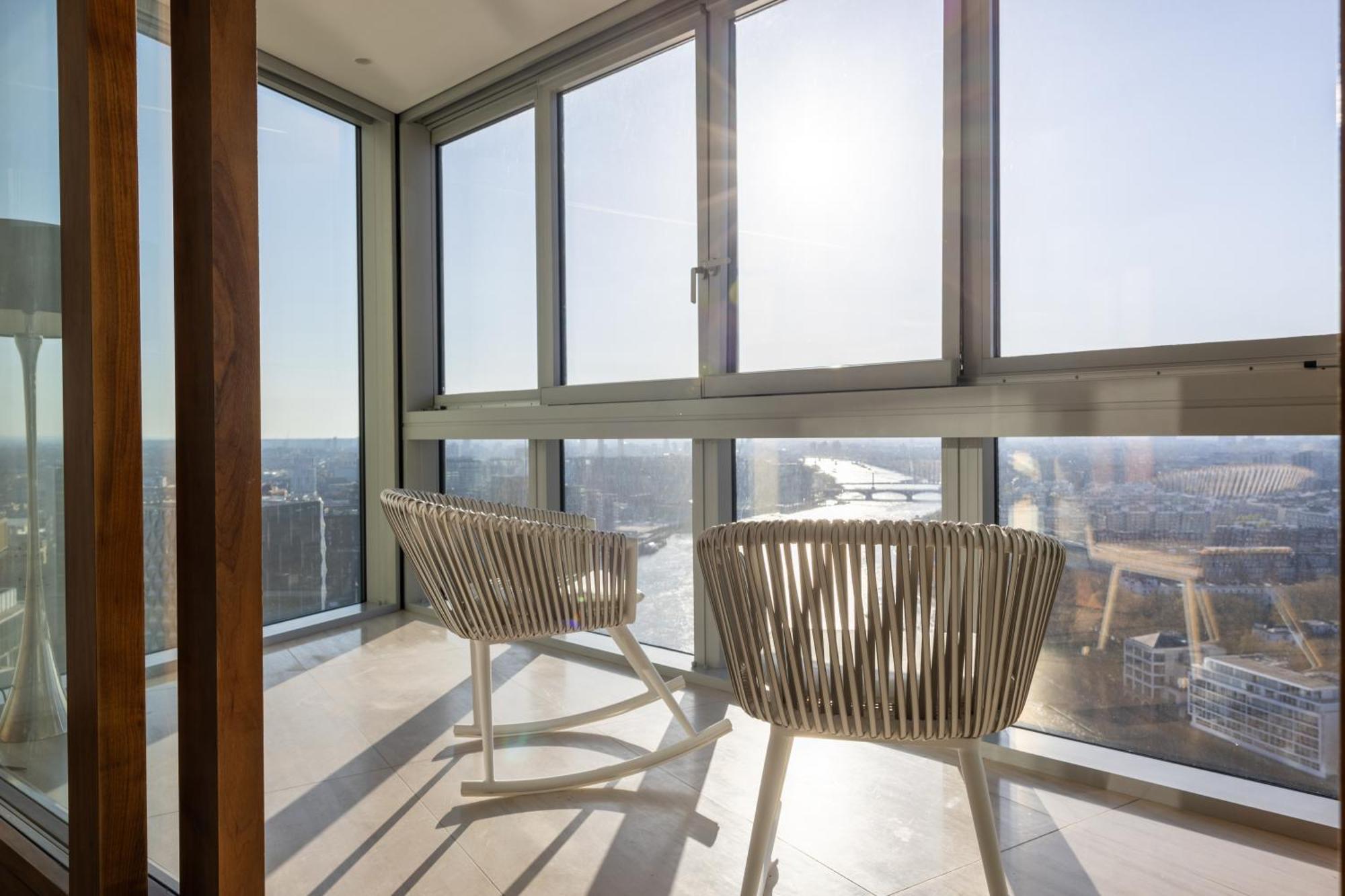 Luxury With Pool, Gym, Spa, Free Parking 3 Bedroom Londres