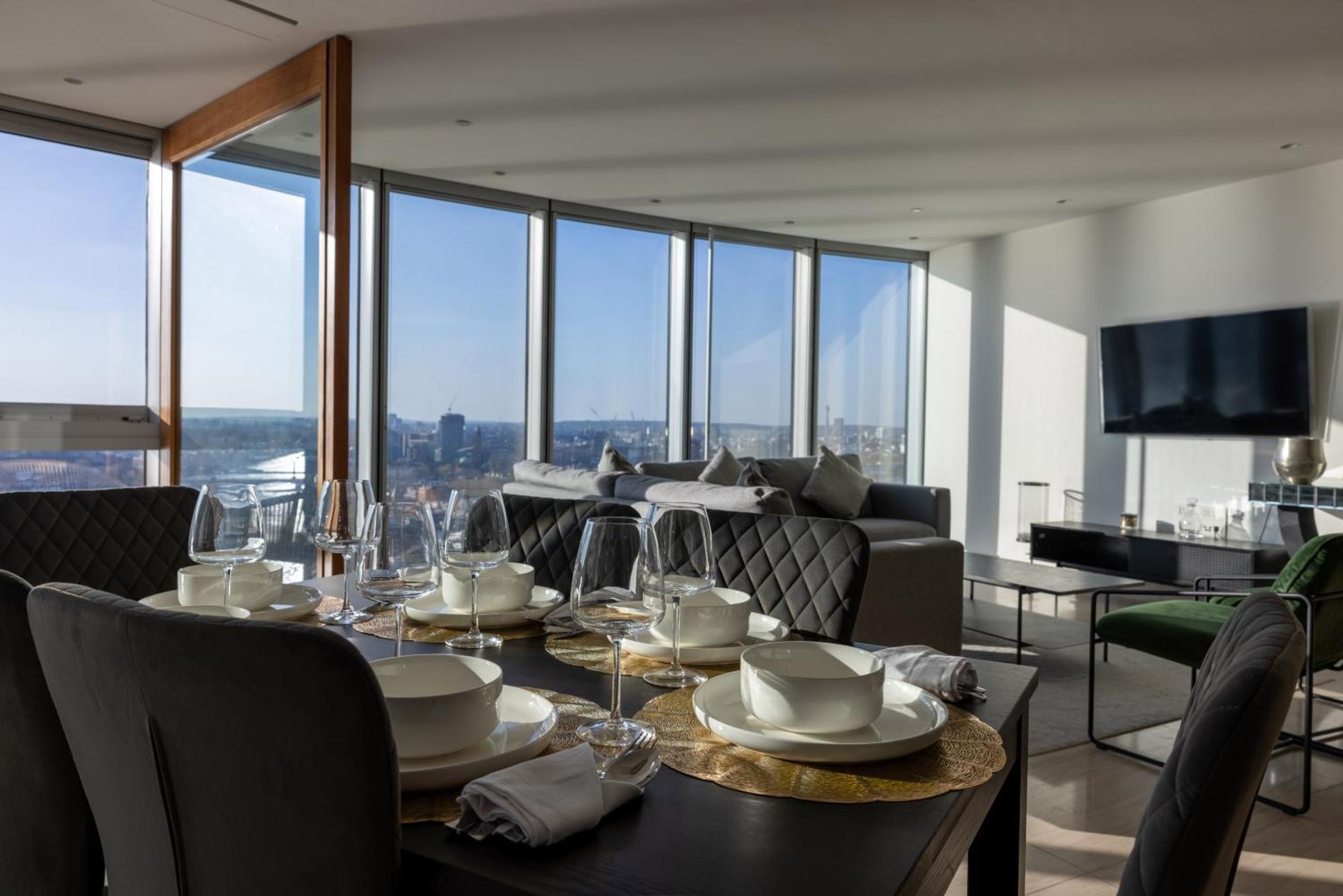 Luxury With Pool, Gym, Spa, Free Parking 3 Bedroom Londres