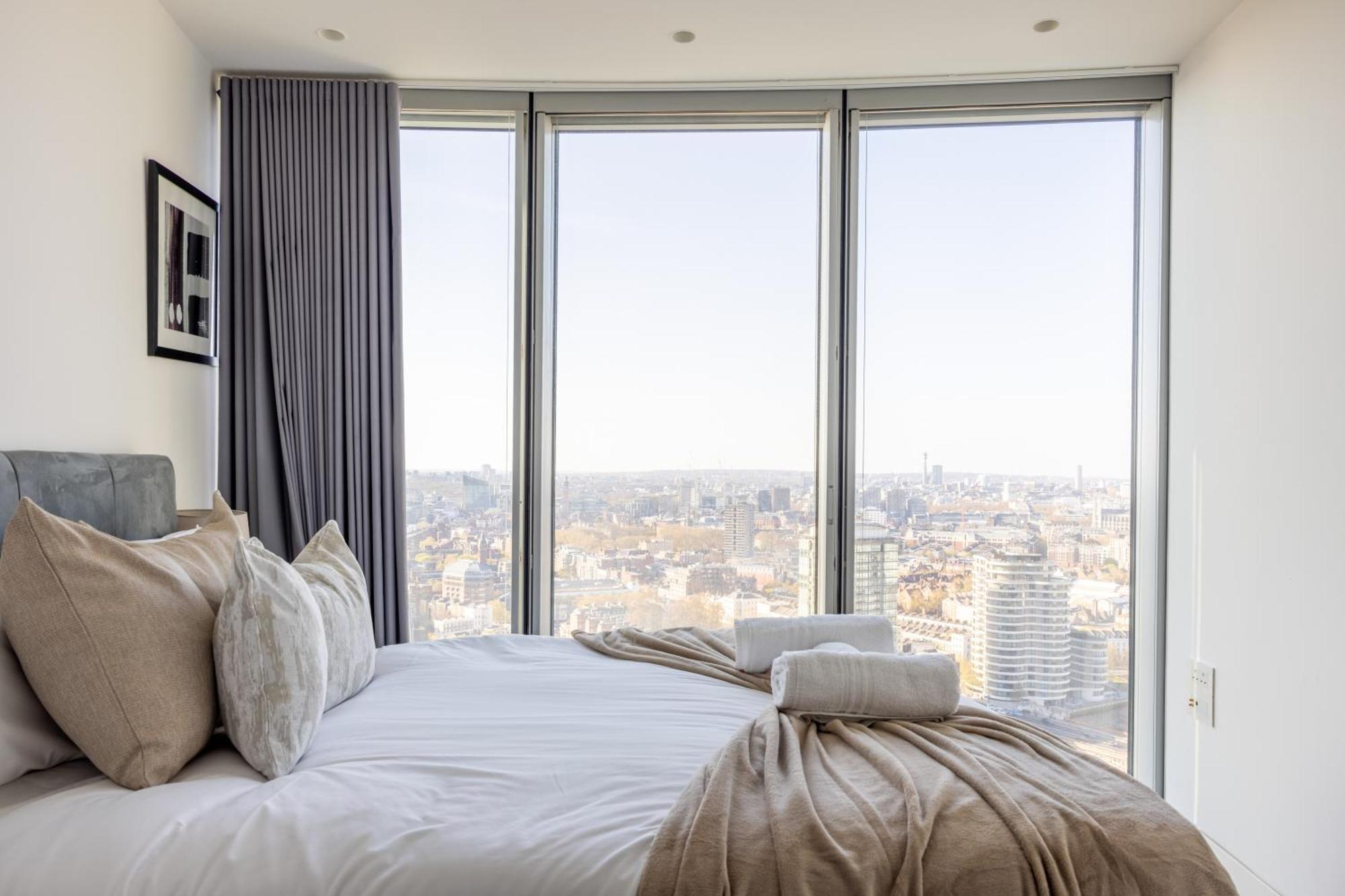 Luxury With Pool, Gym, Spa, Free Parking 3 Bedroom Appartement Londres