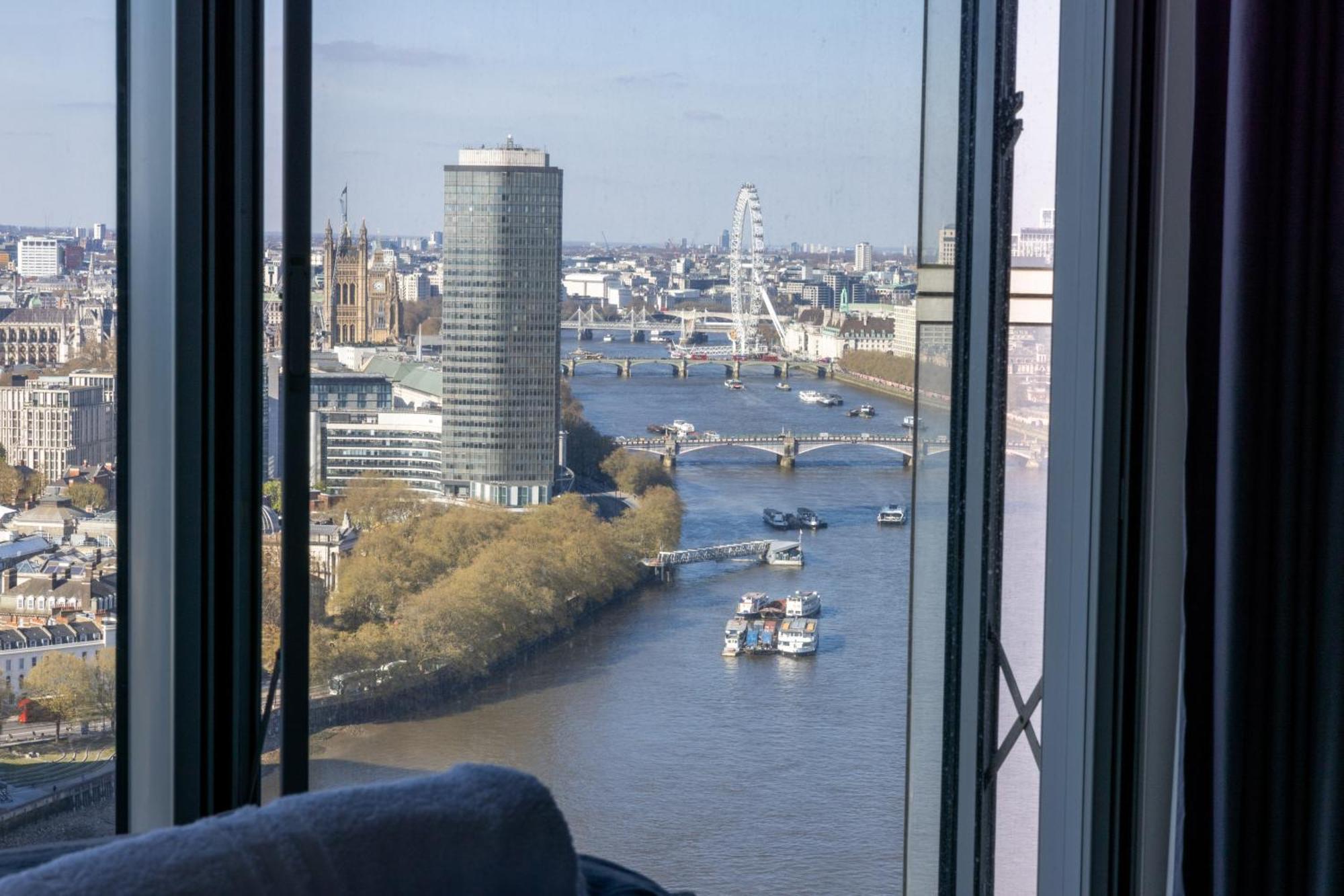 Luxury With Pool, Gym, Spa, Free Parking 3 Bedroom Londres