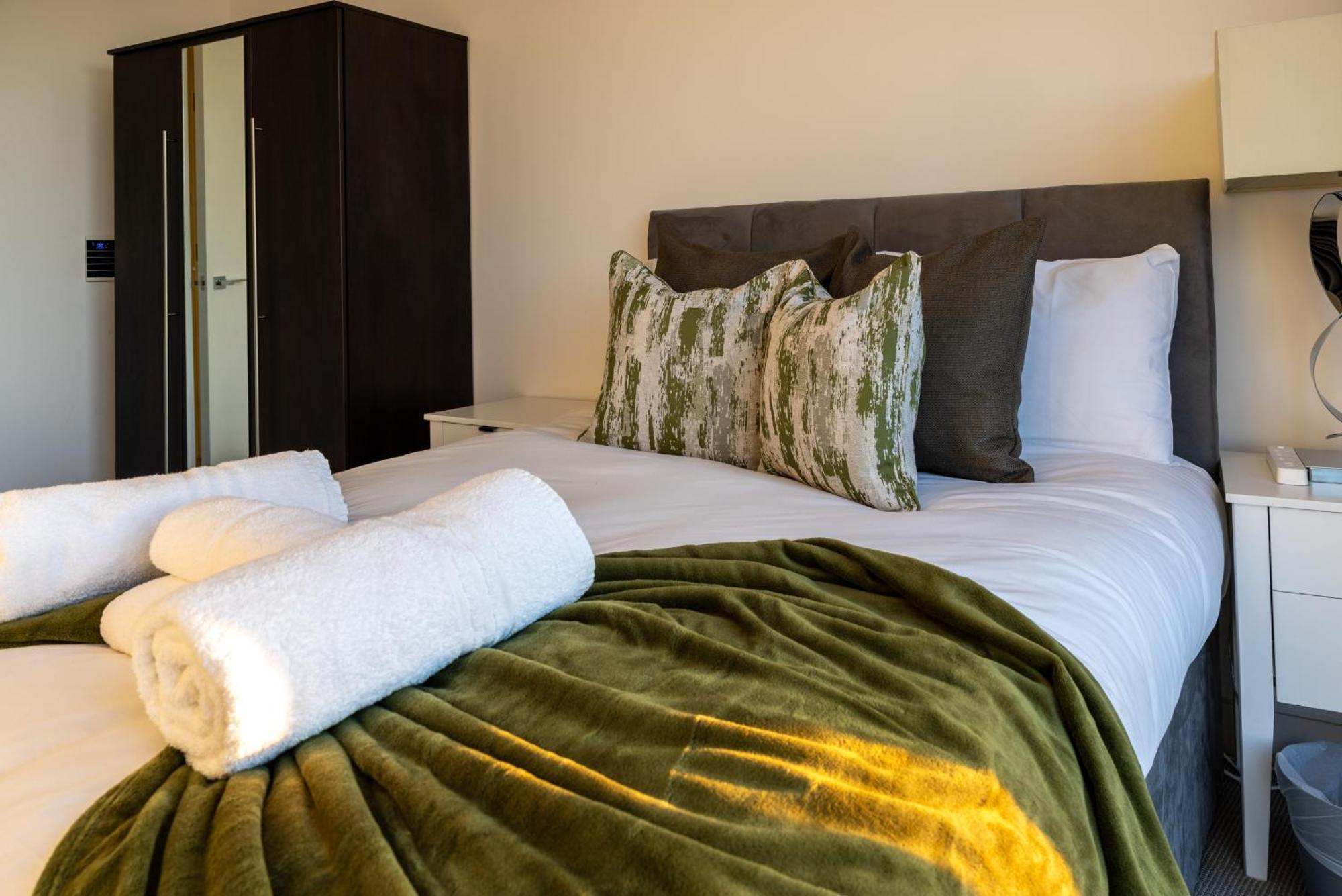 Appartement Luxury With Pool, Gym, Spa, Free Parking 3 Bedroom Londres