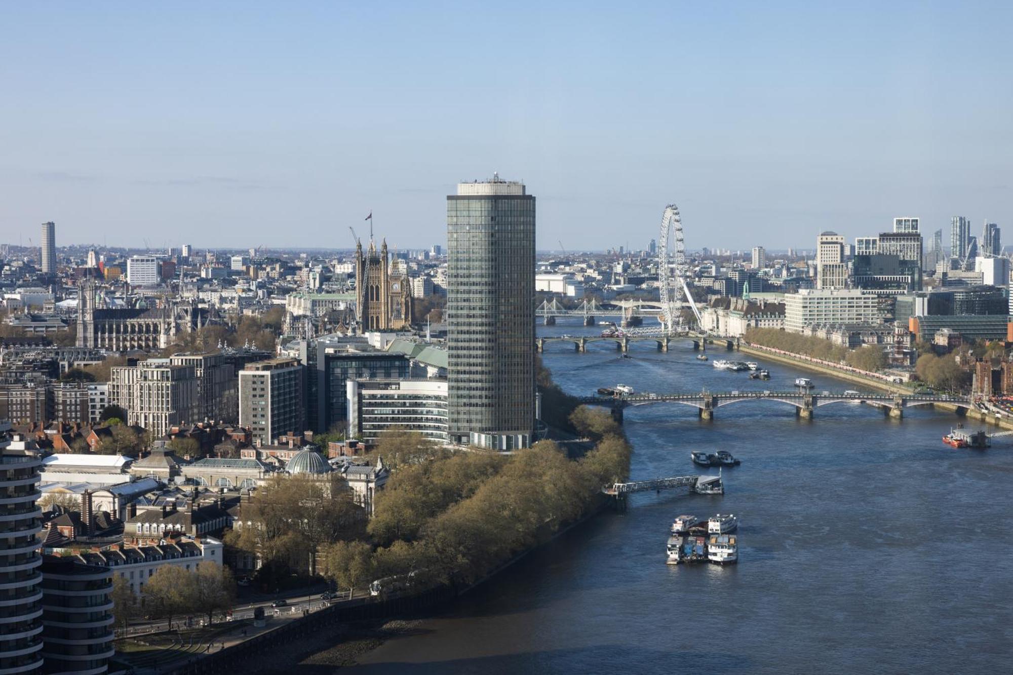 Appartement Luxury With Pool, Gym, Spa, Free Parking 3 Bedroom Londres
