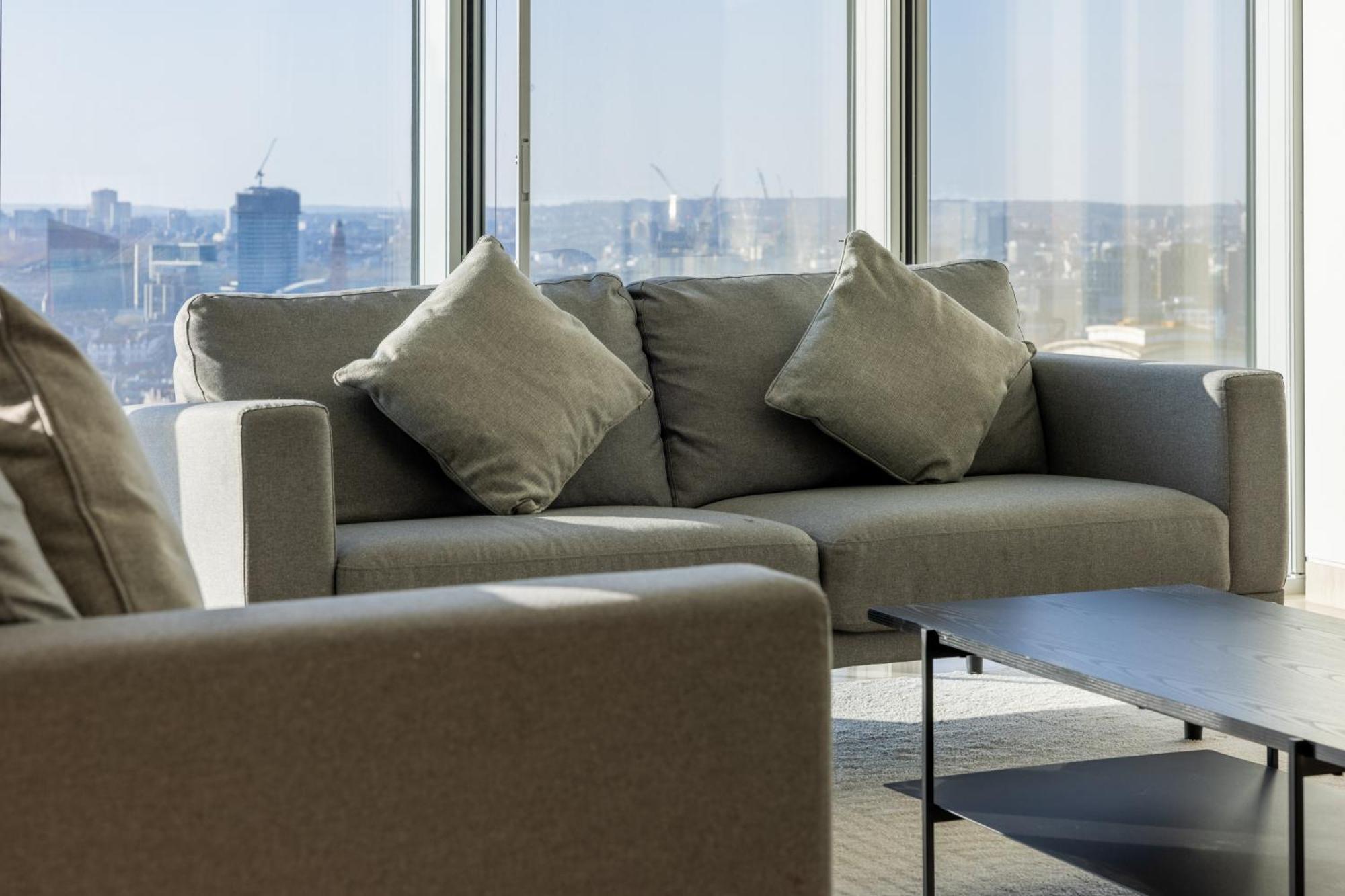 Luxury With Pool, Gym, Spa, Free Parking 3 Bedroom Appartement Londres